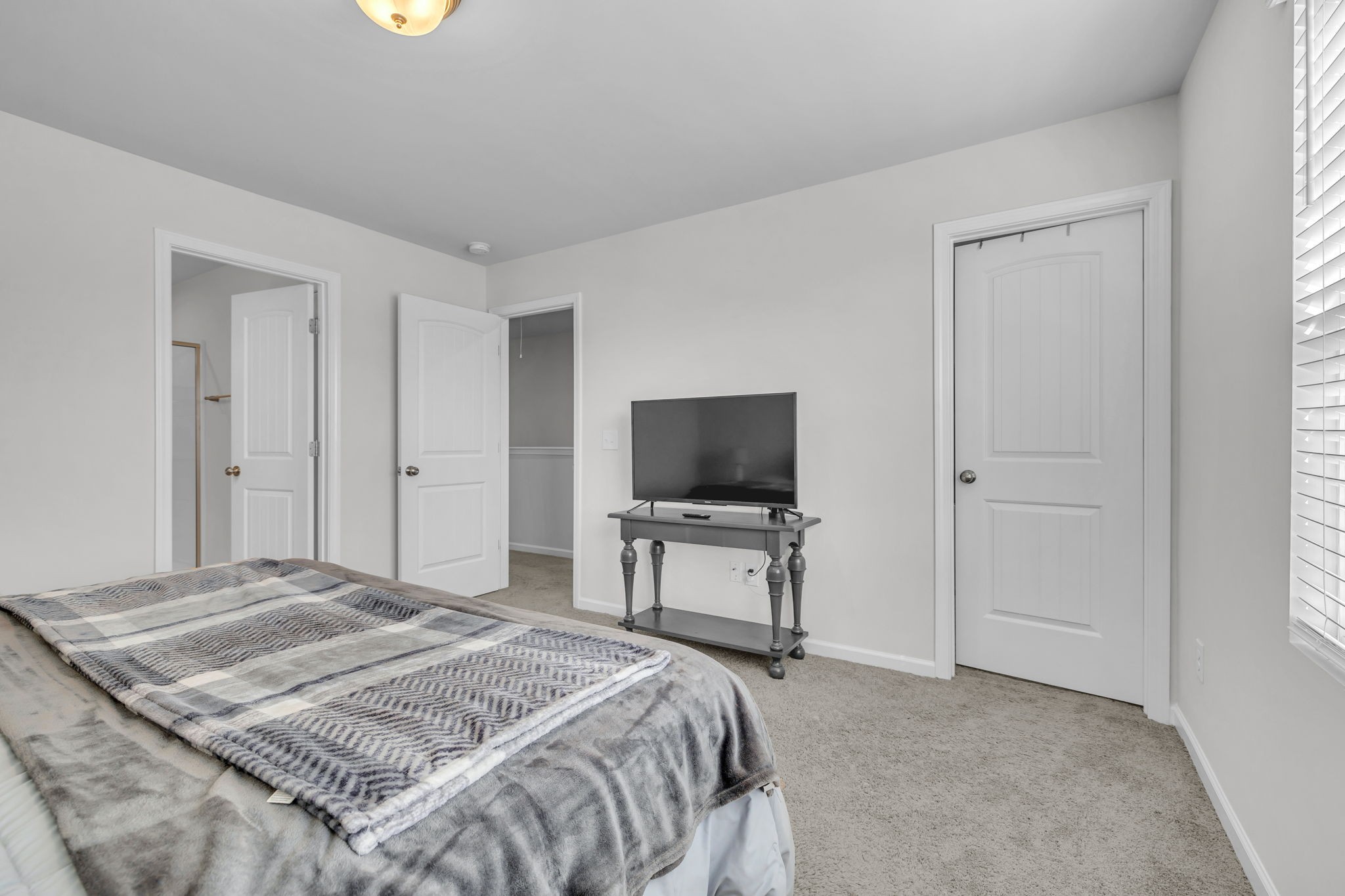 3049 Duvall Dr