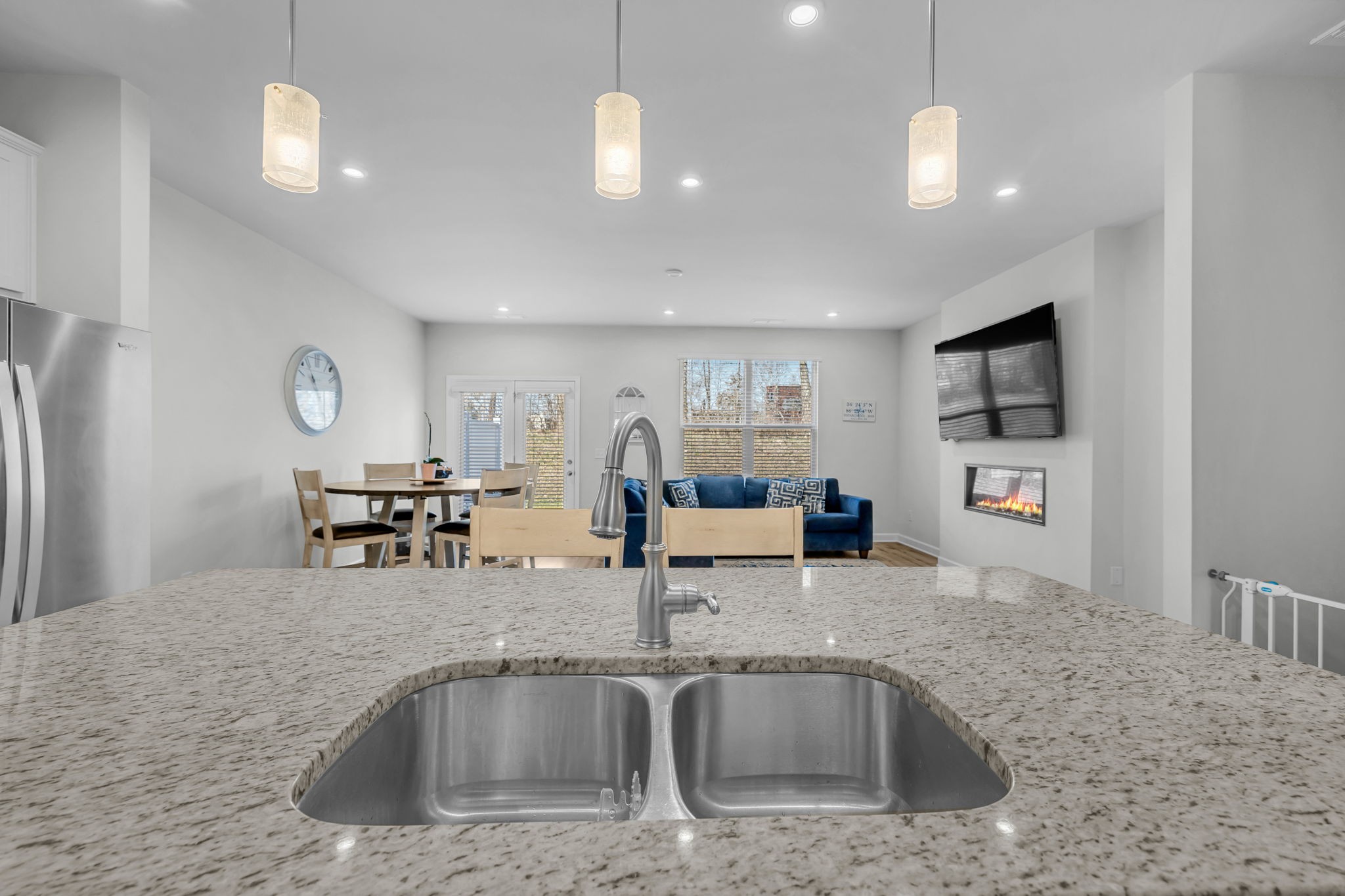 3049 Duvall Dr