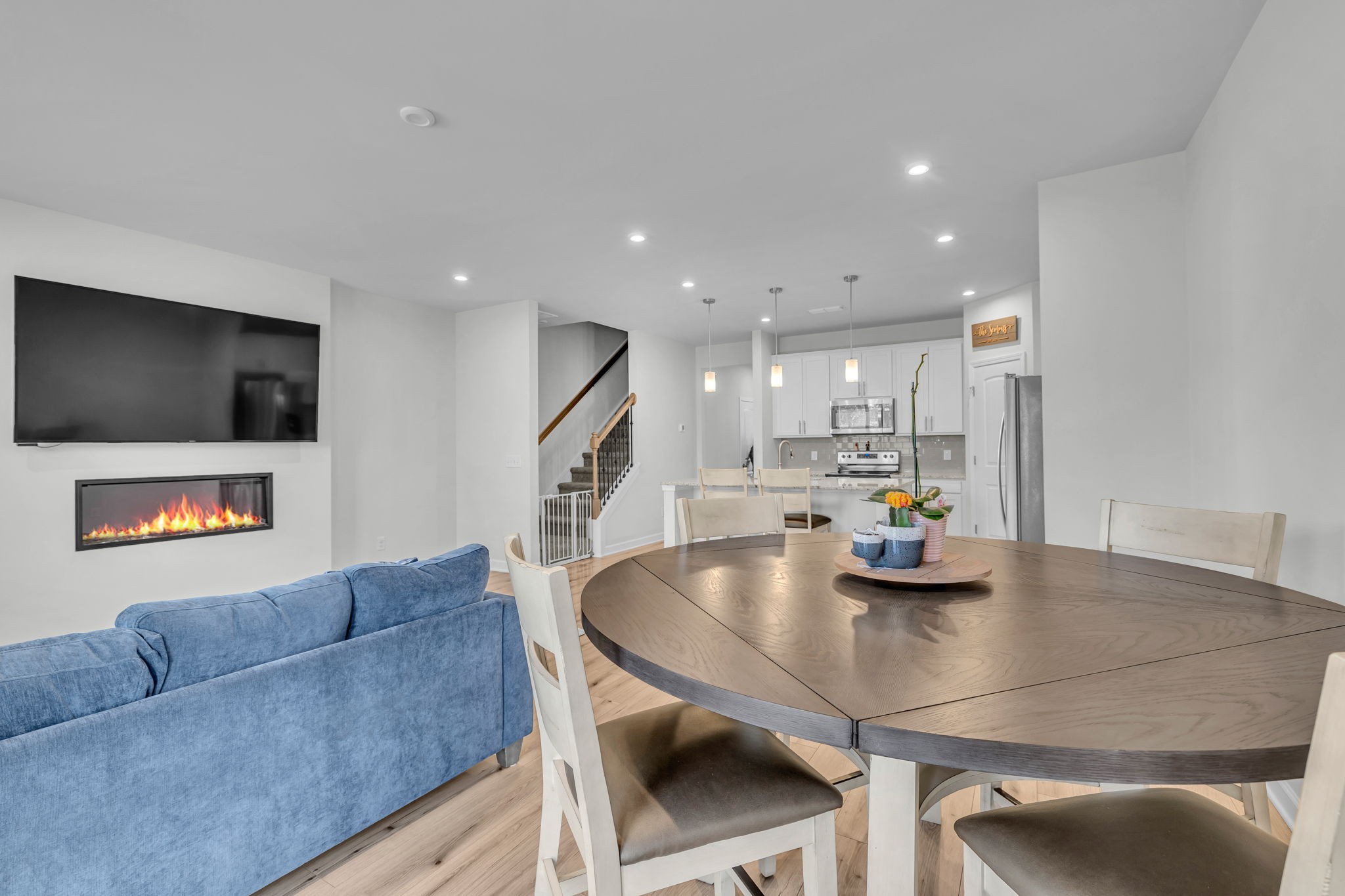 3049 Duvall Dr