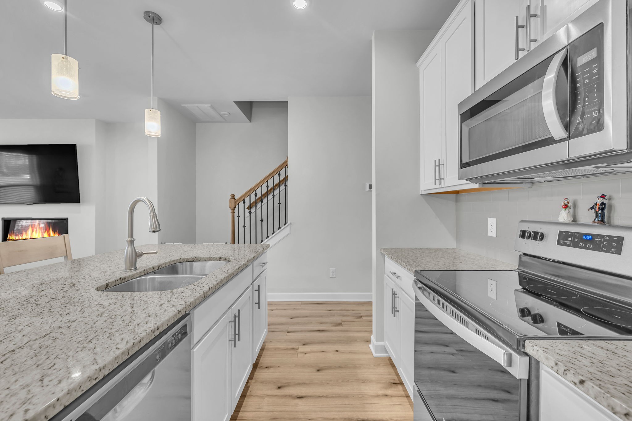 3049 Duvall Dr