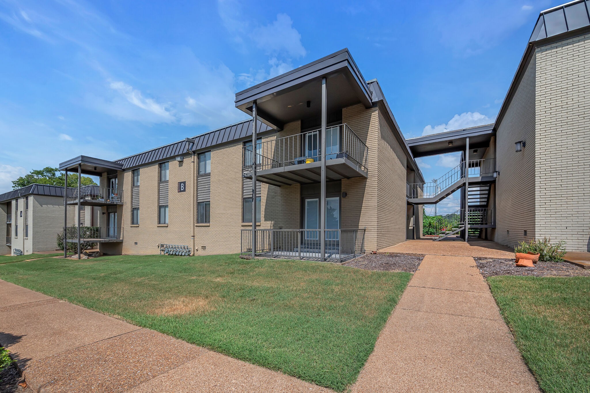 6680 Charlotte Pike Unit: B2