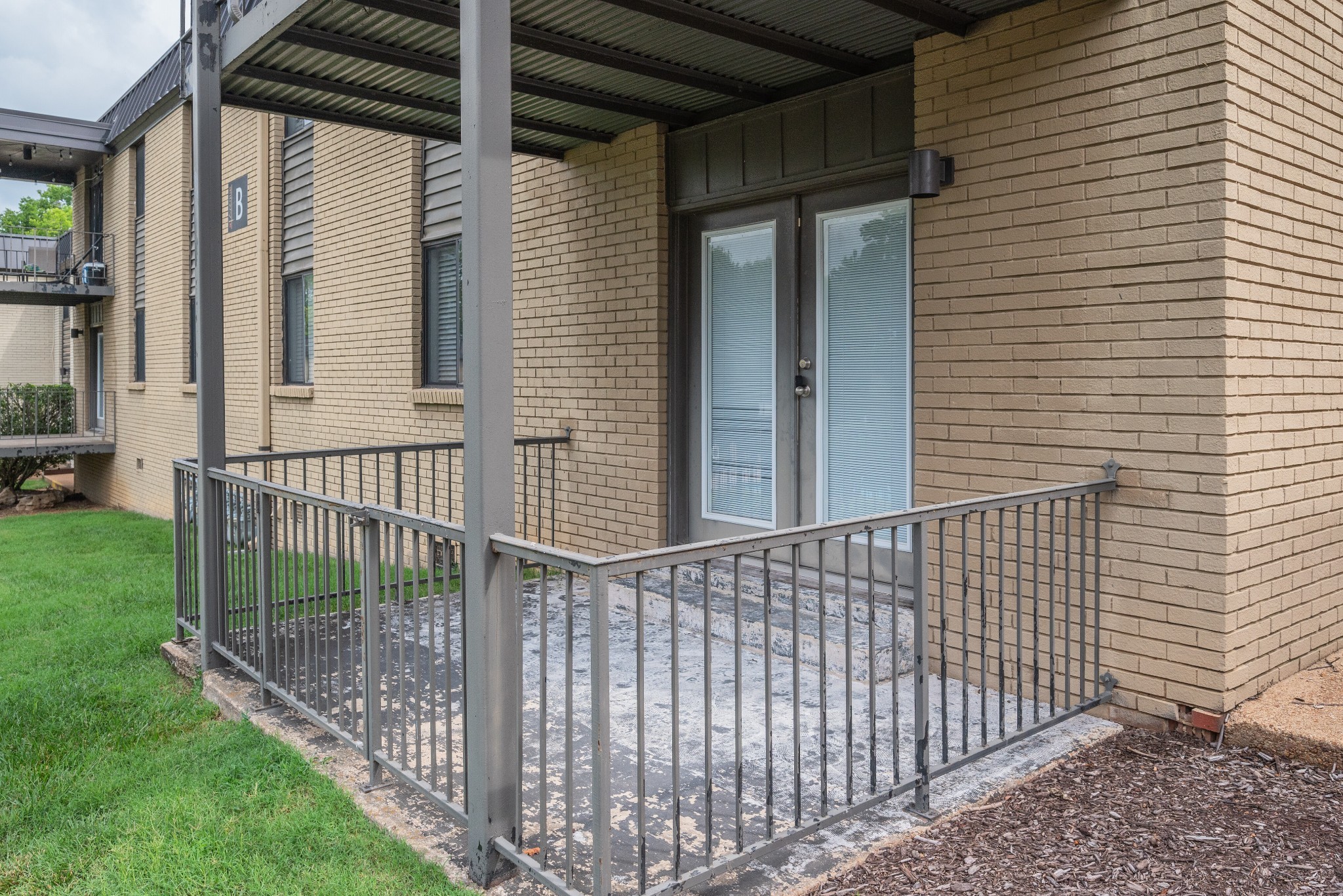 6680 Charlotte Pike Unit: B2