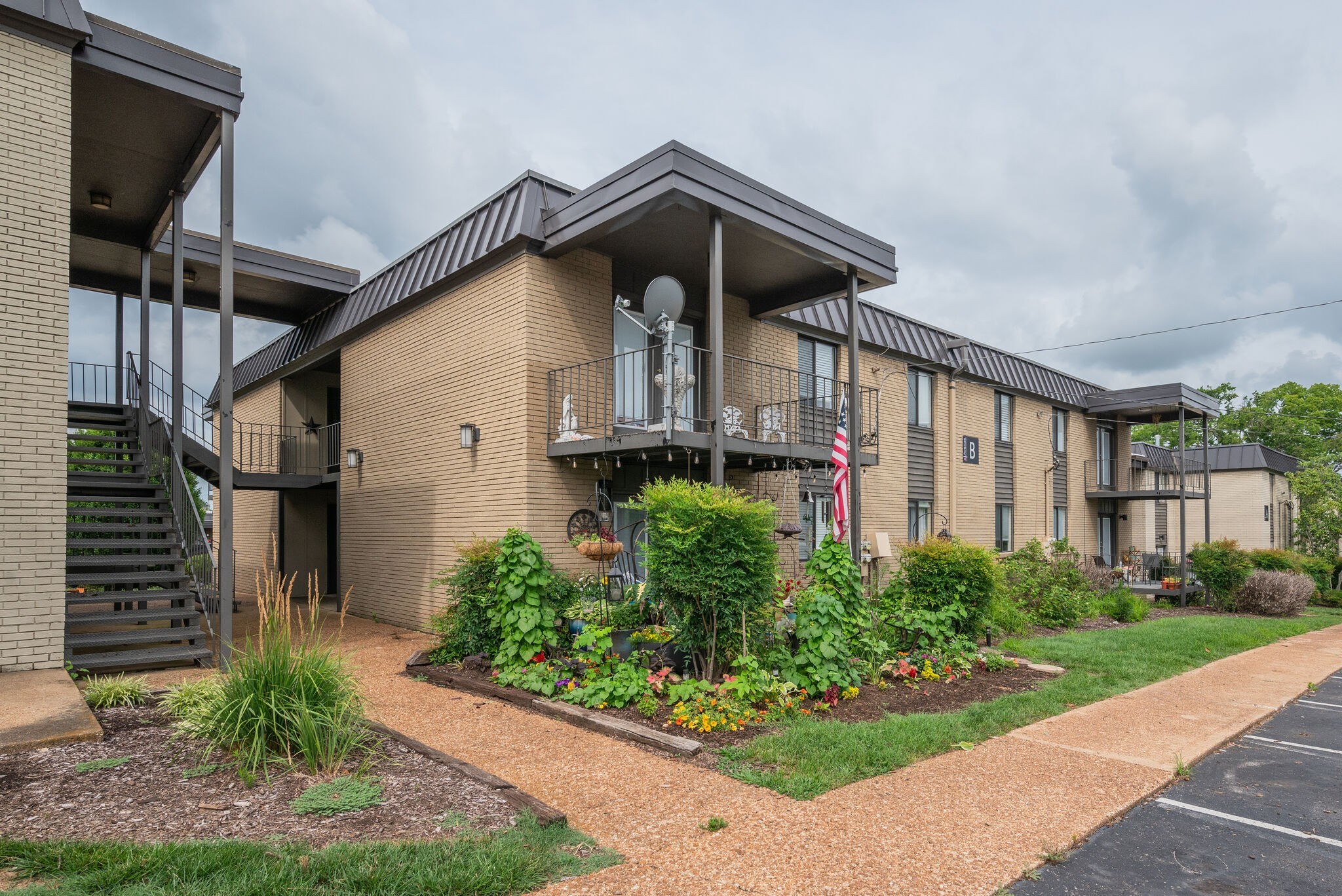 6680 Charlotte Pike Unit: B2