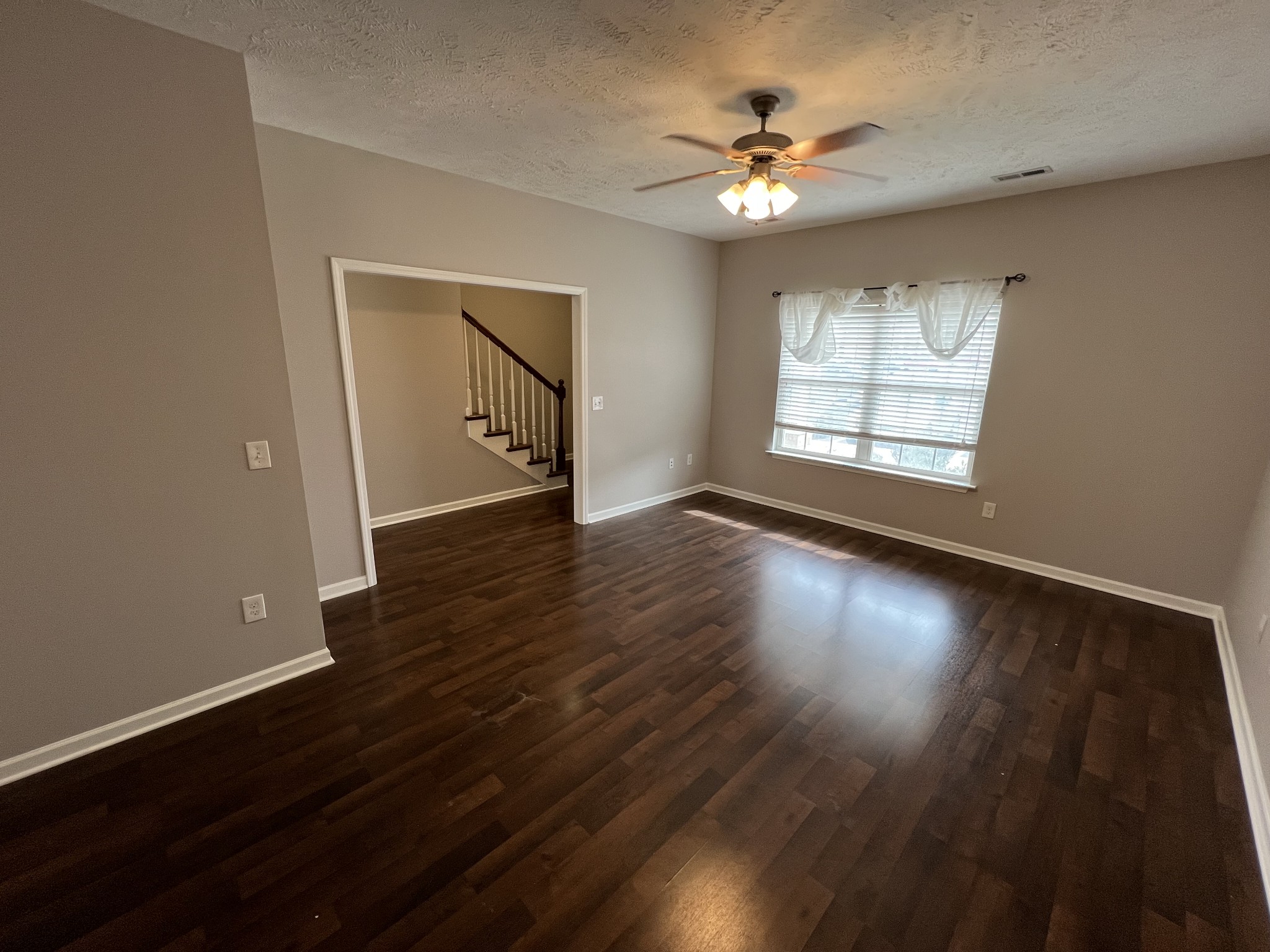 2455 New Holland Cir