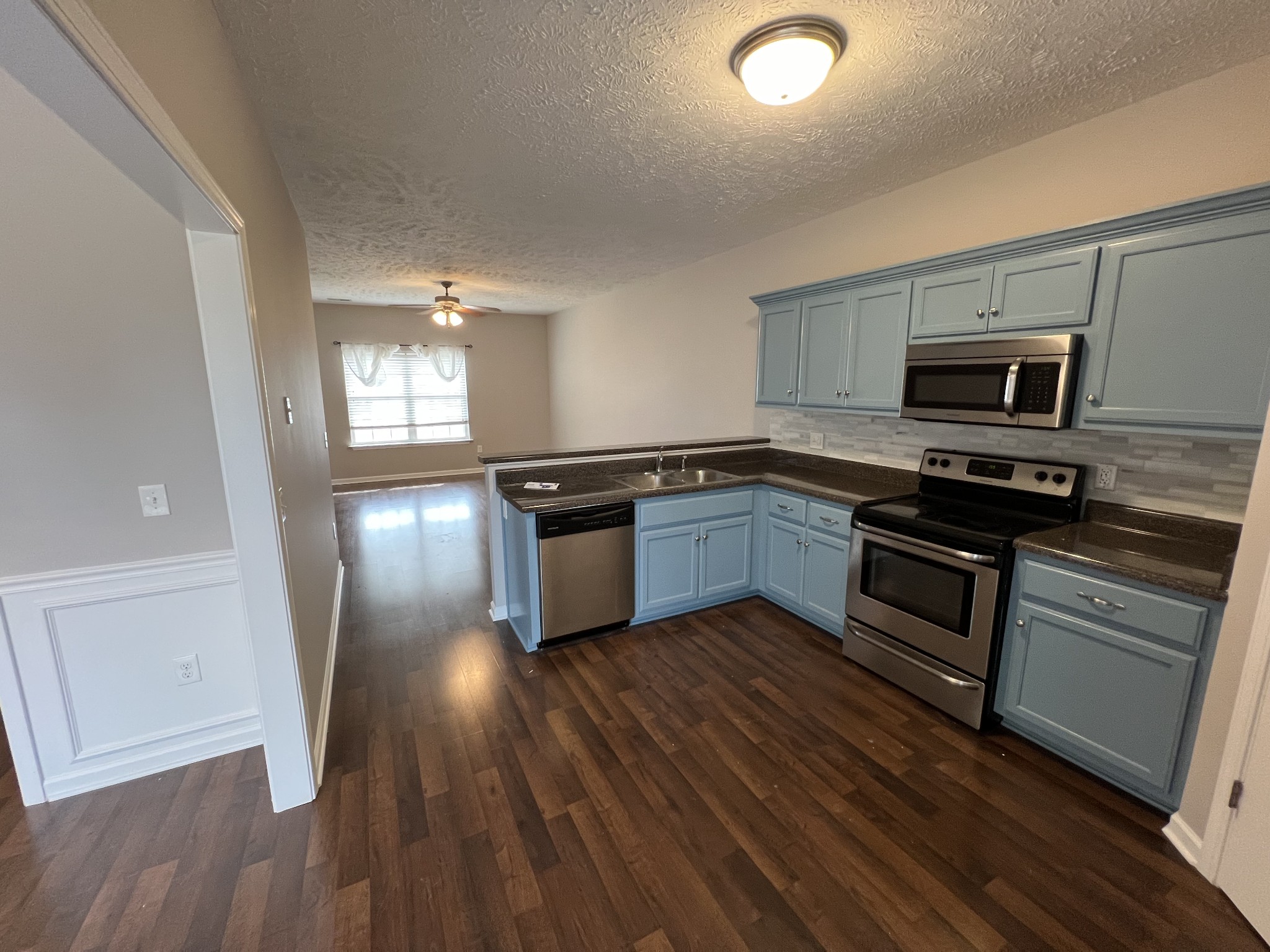 2455 New Holland Cir