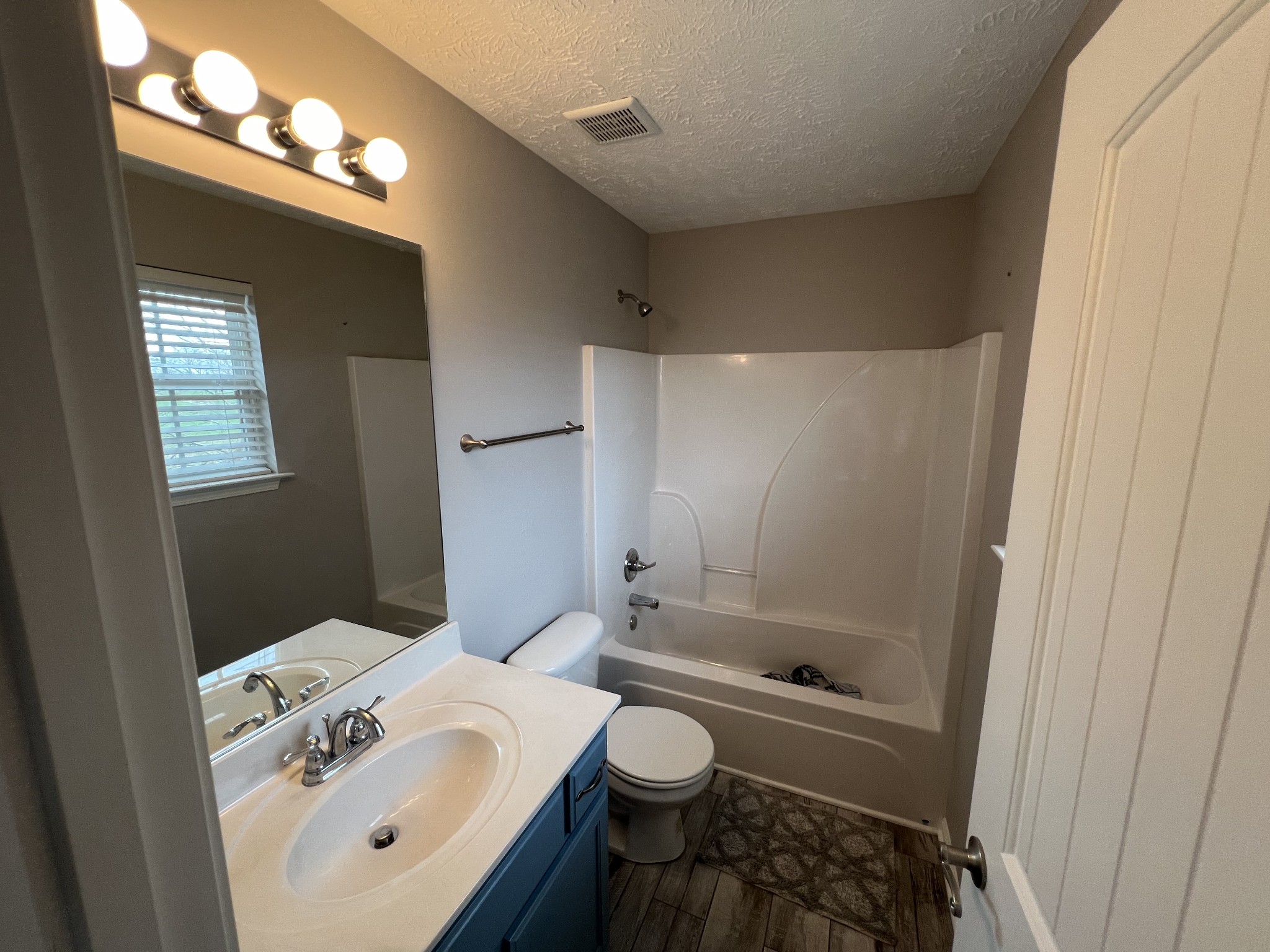 2455 New Holland Cir