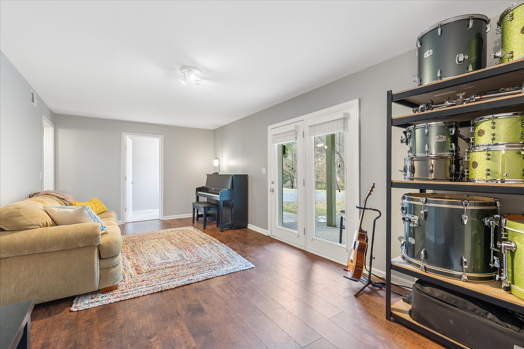 999 Windrowe Dr
