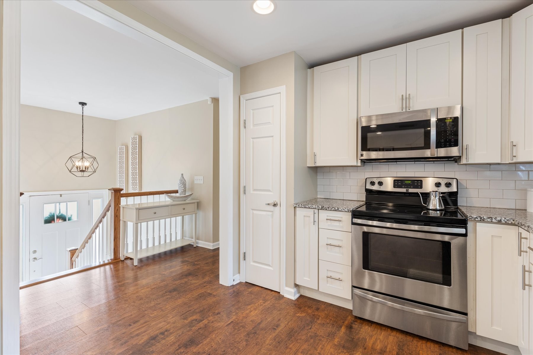 999 Windrowe Dr