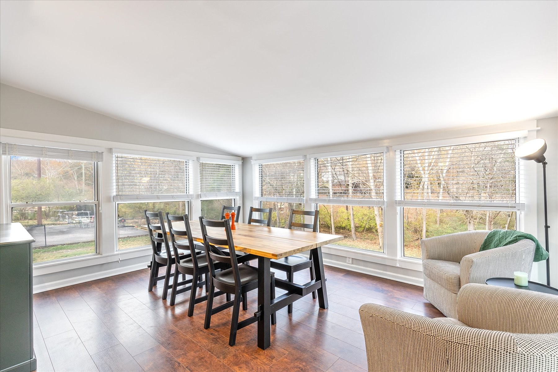 999 Windrowe Dr