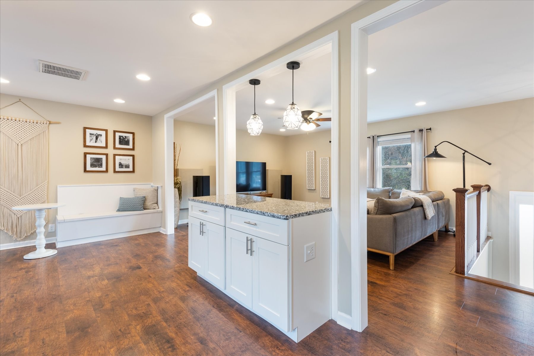 999 Windrowe Dr