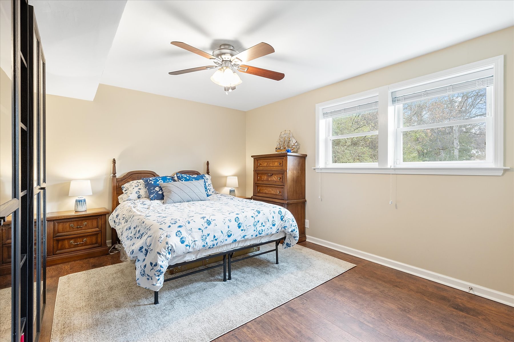 999 Windrowe Dr