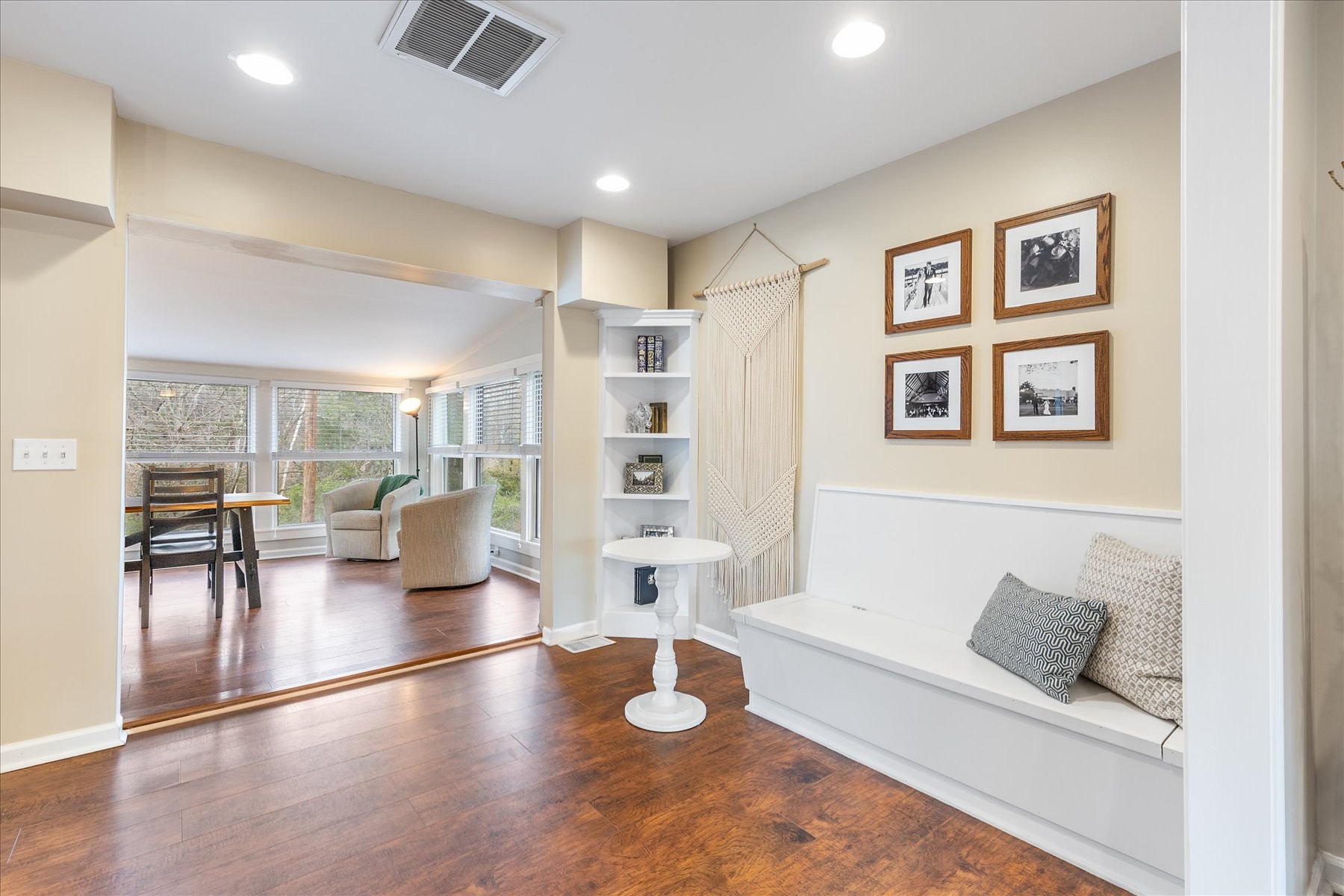 999 Windrowe Dr