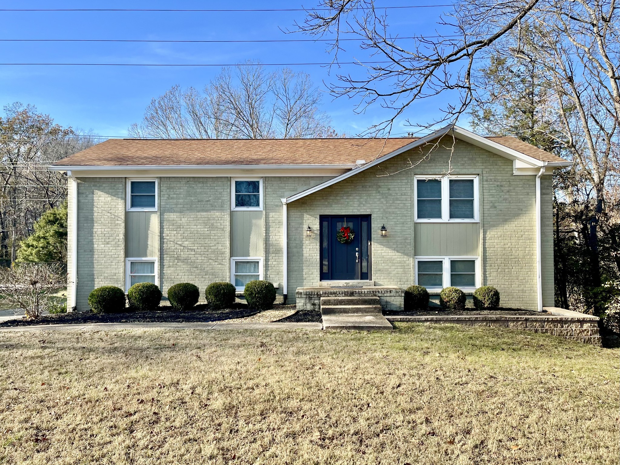 999 Windrowe Dr