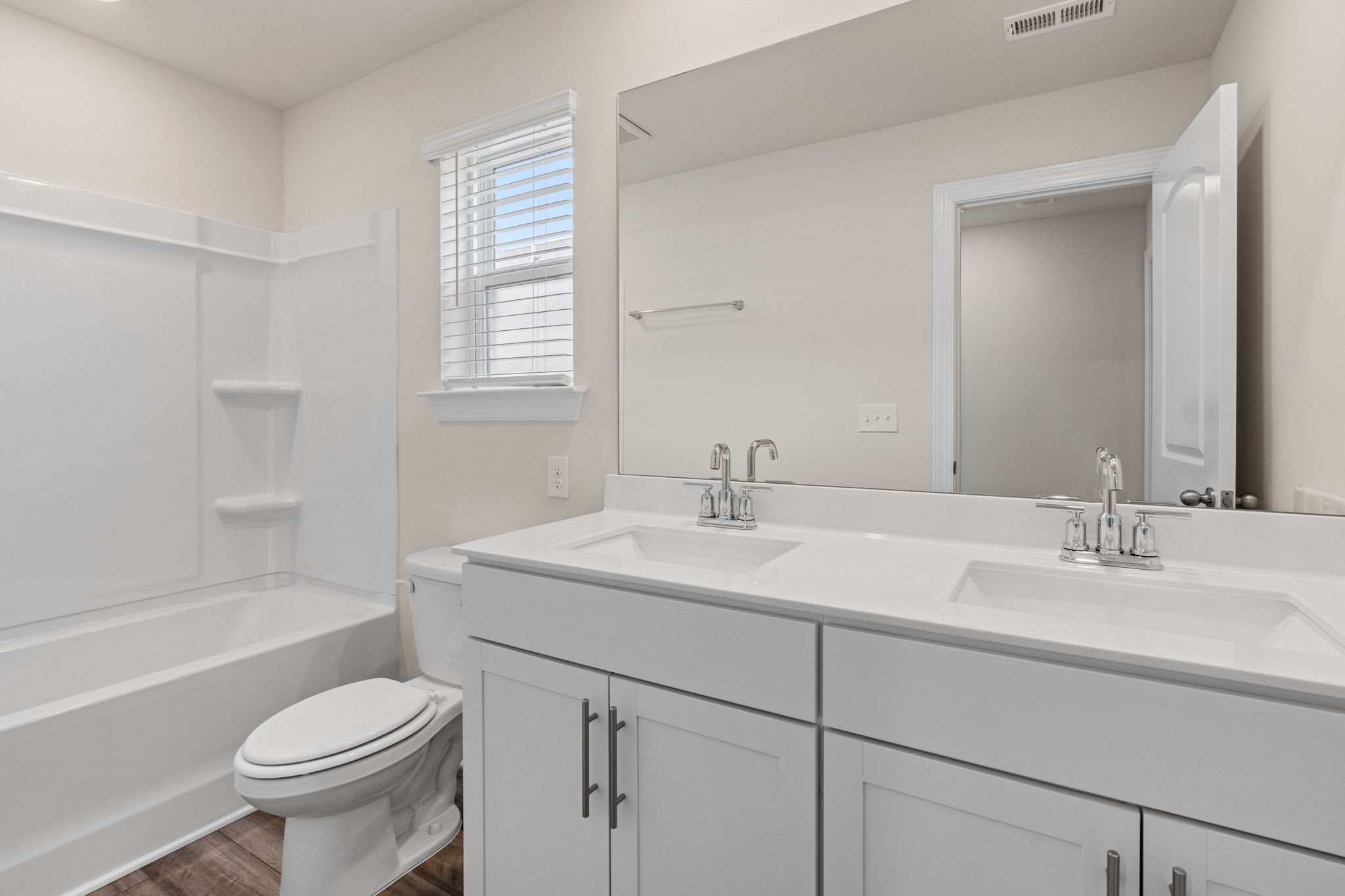 1521 Henderson Point Aly