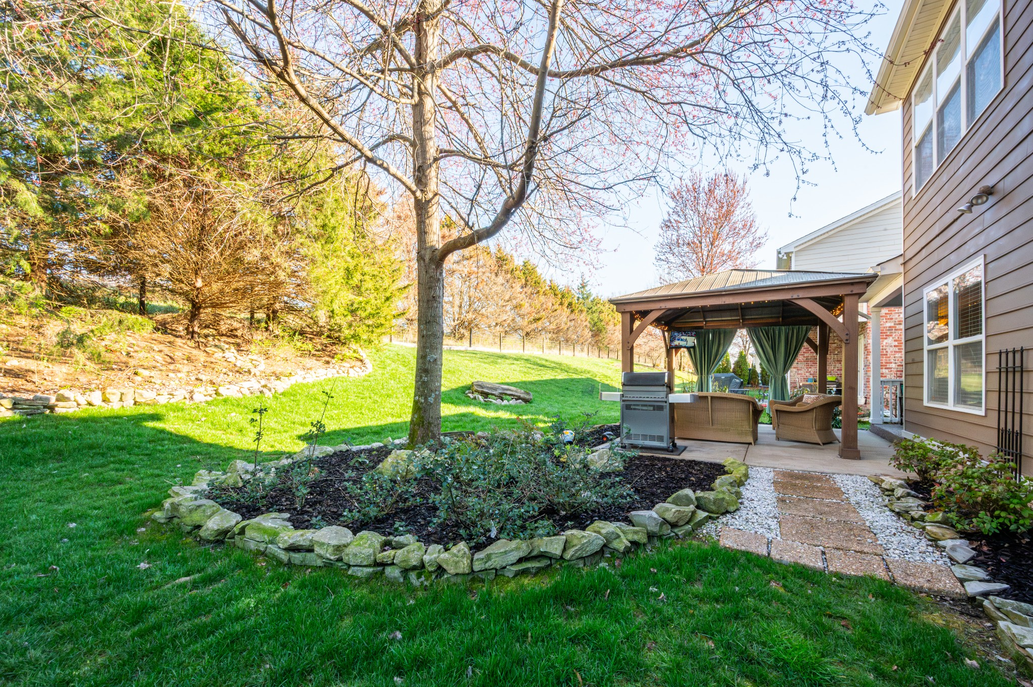 1020 Dunrobin Dr
