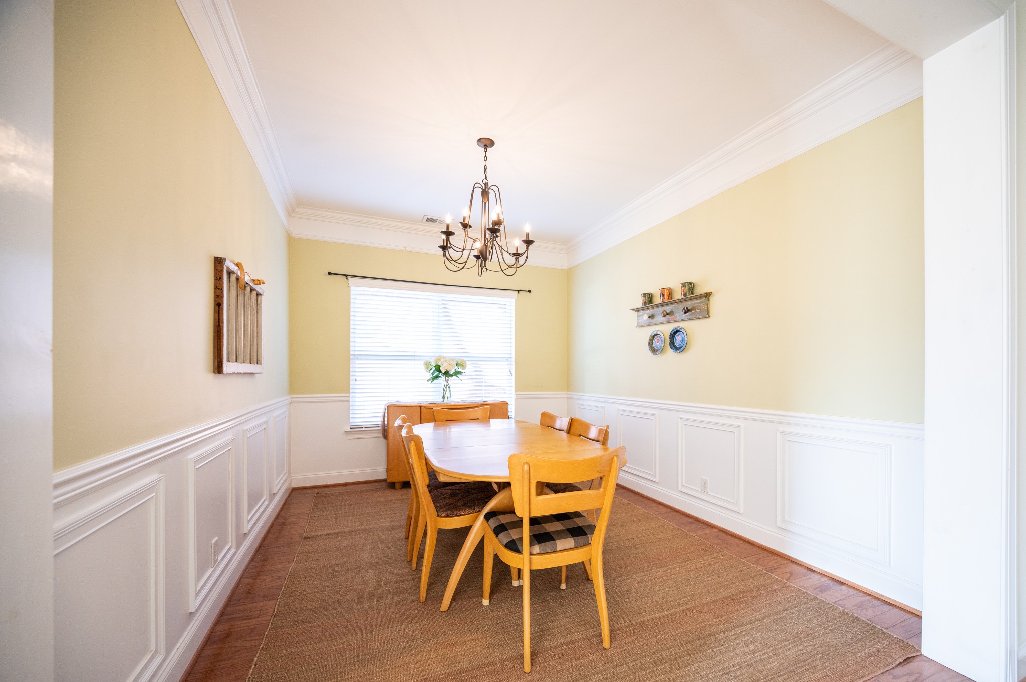1020 Dunrobin Dr