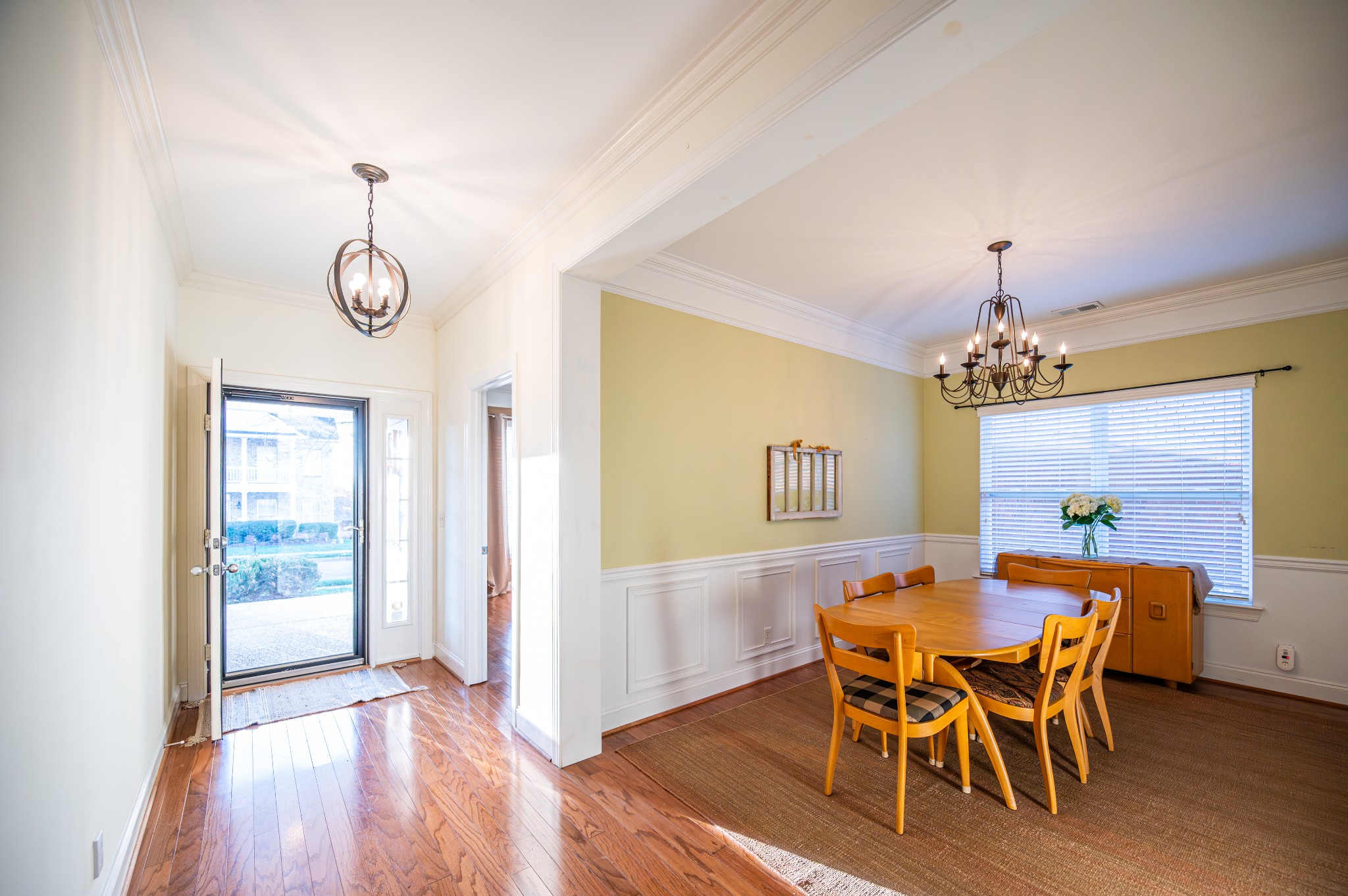 1020 Dunrobin Dr