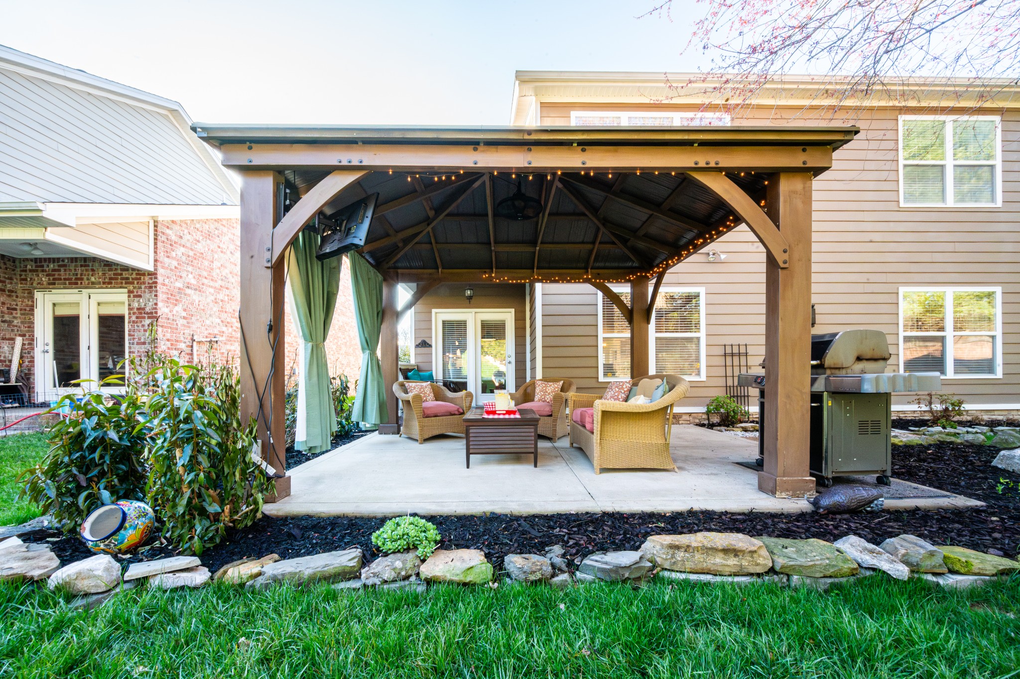 1020 Dunrobin Dr