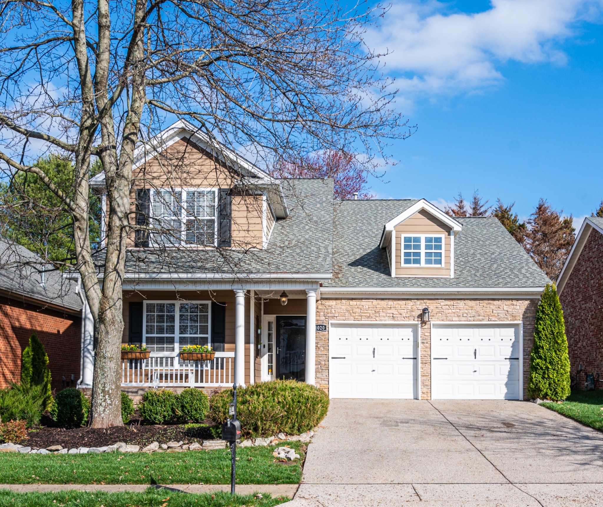 1020 Dunrobin Dr