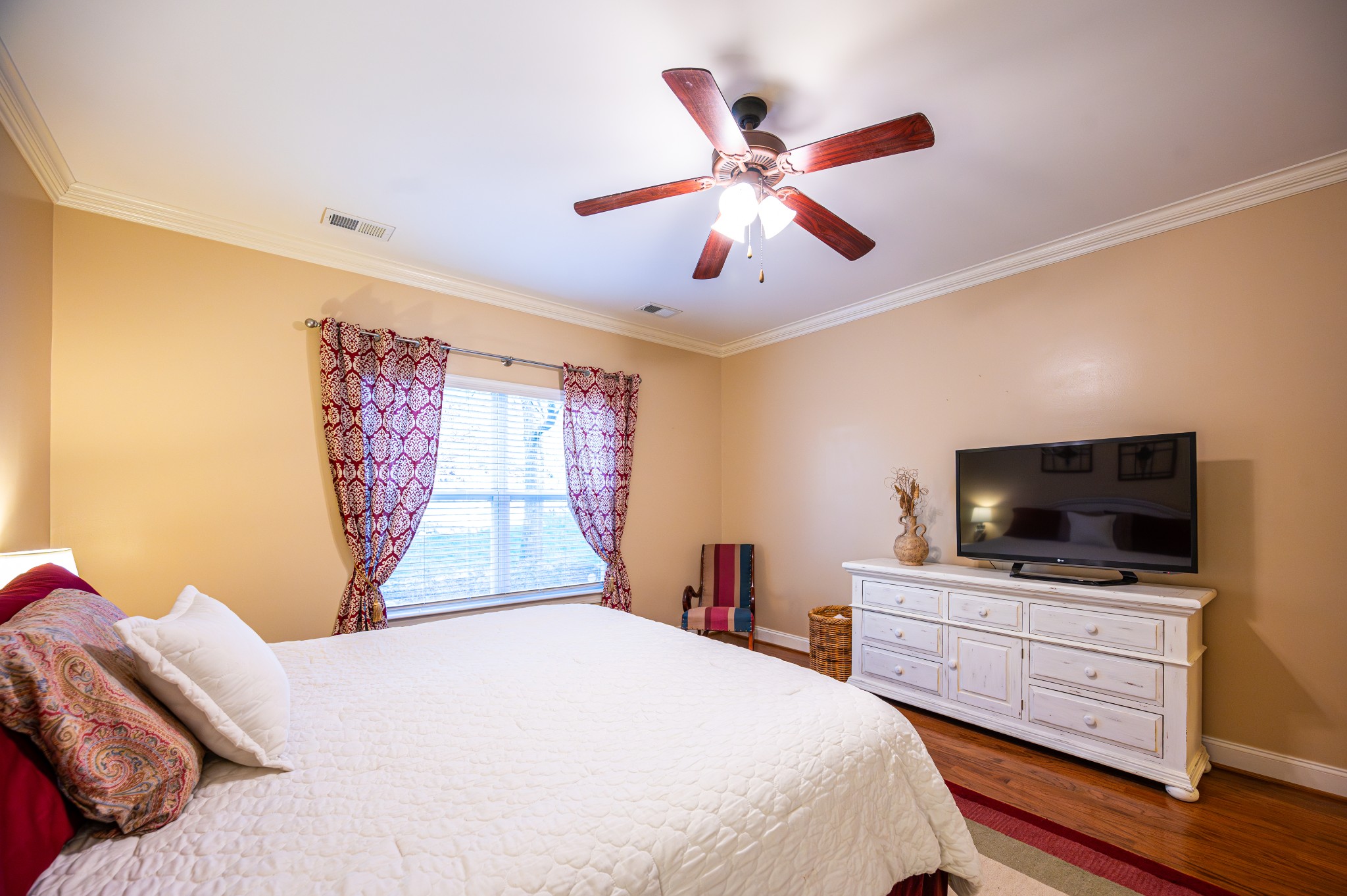 1020 Dunrobin Dr