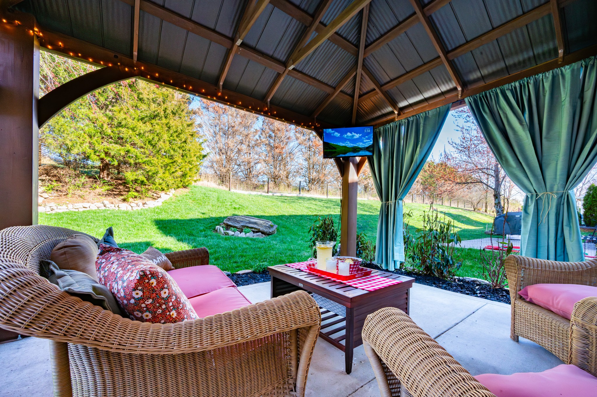 1020 Dunrobin Dr