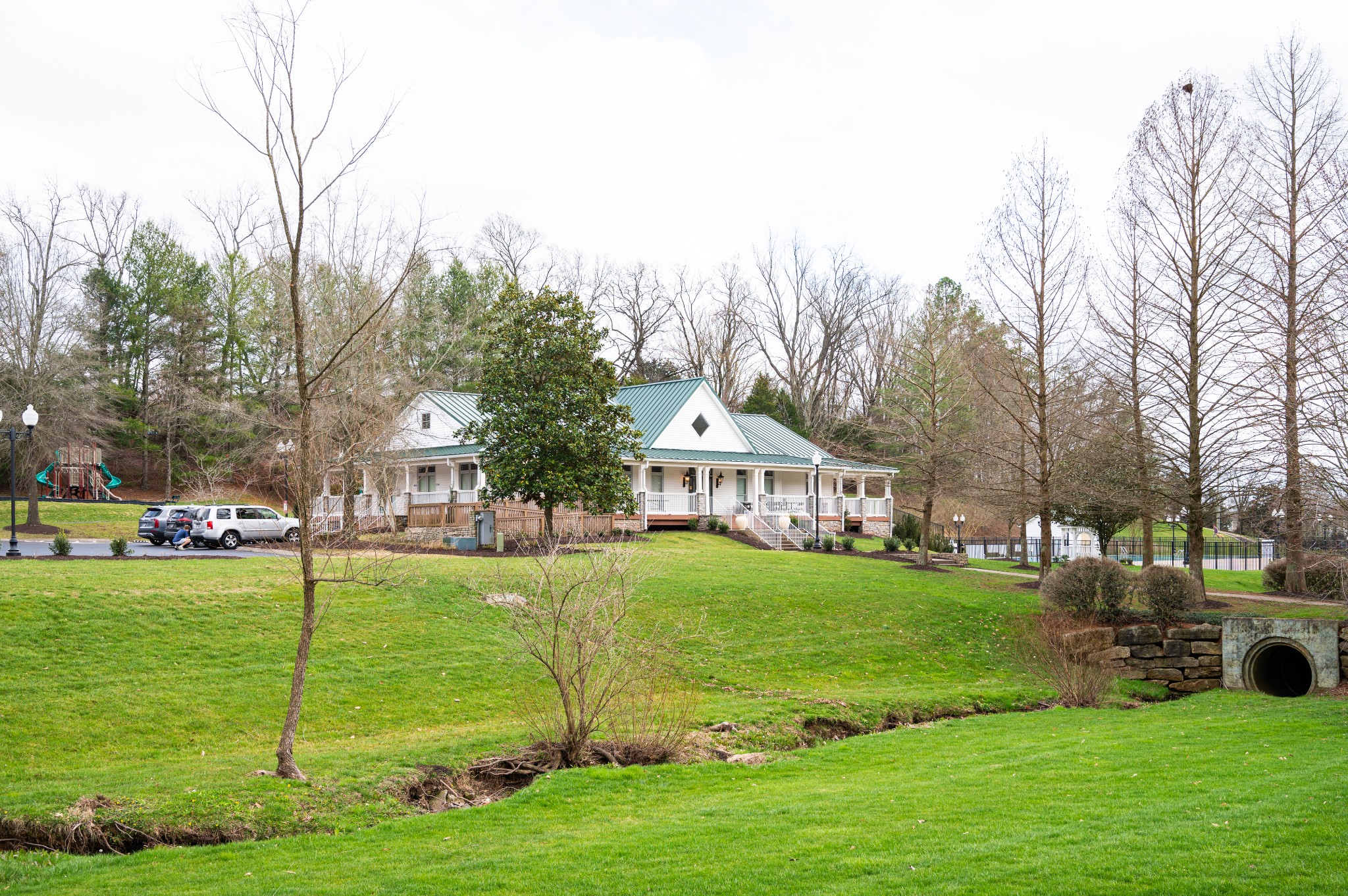 1020 Dunrobin Dr