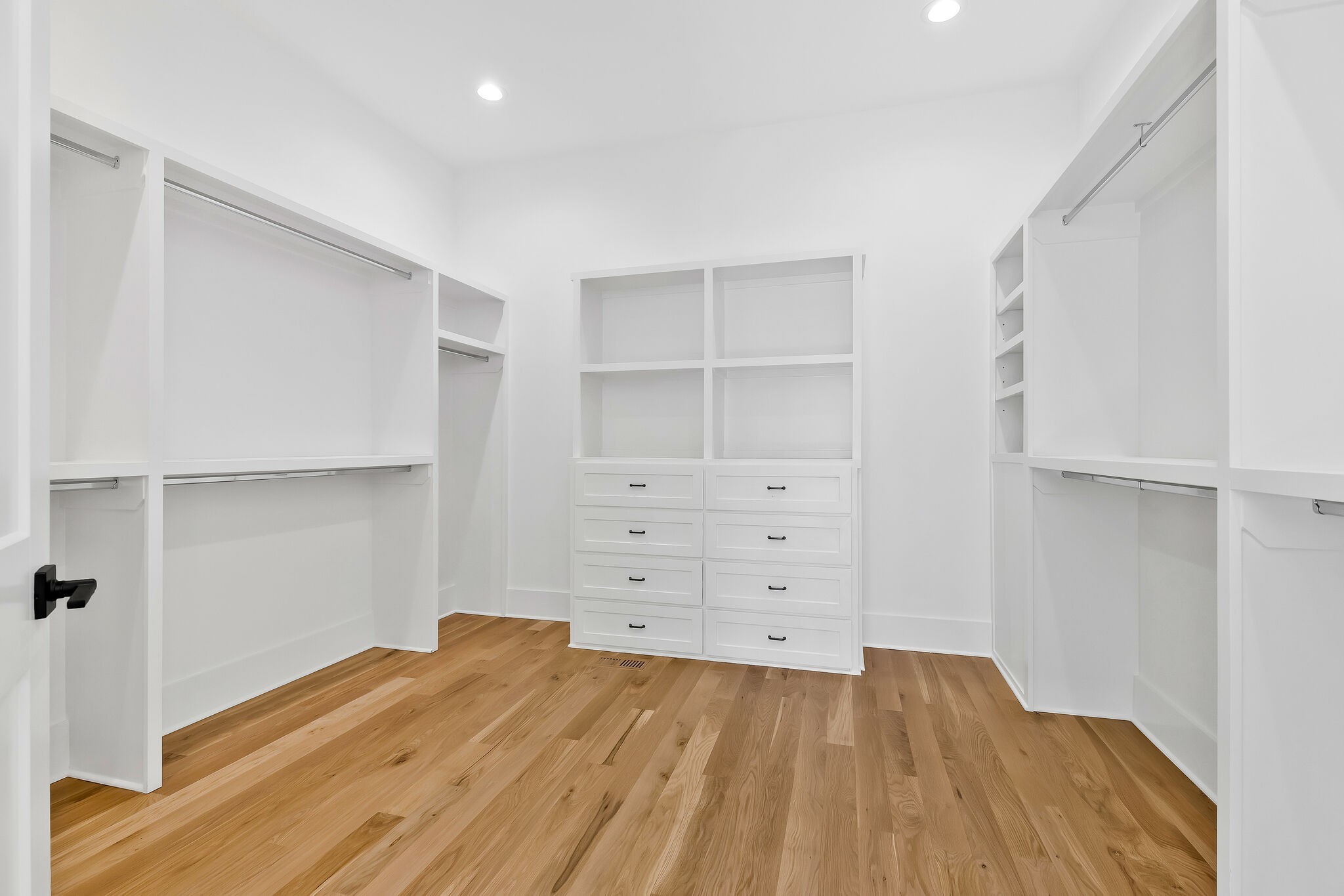 4040 Outer Drive