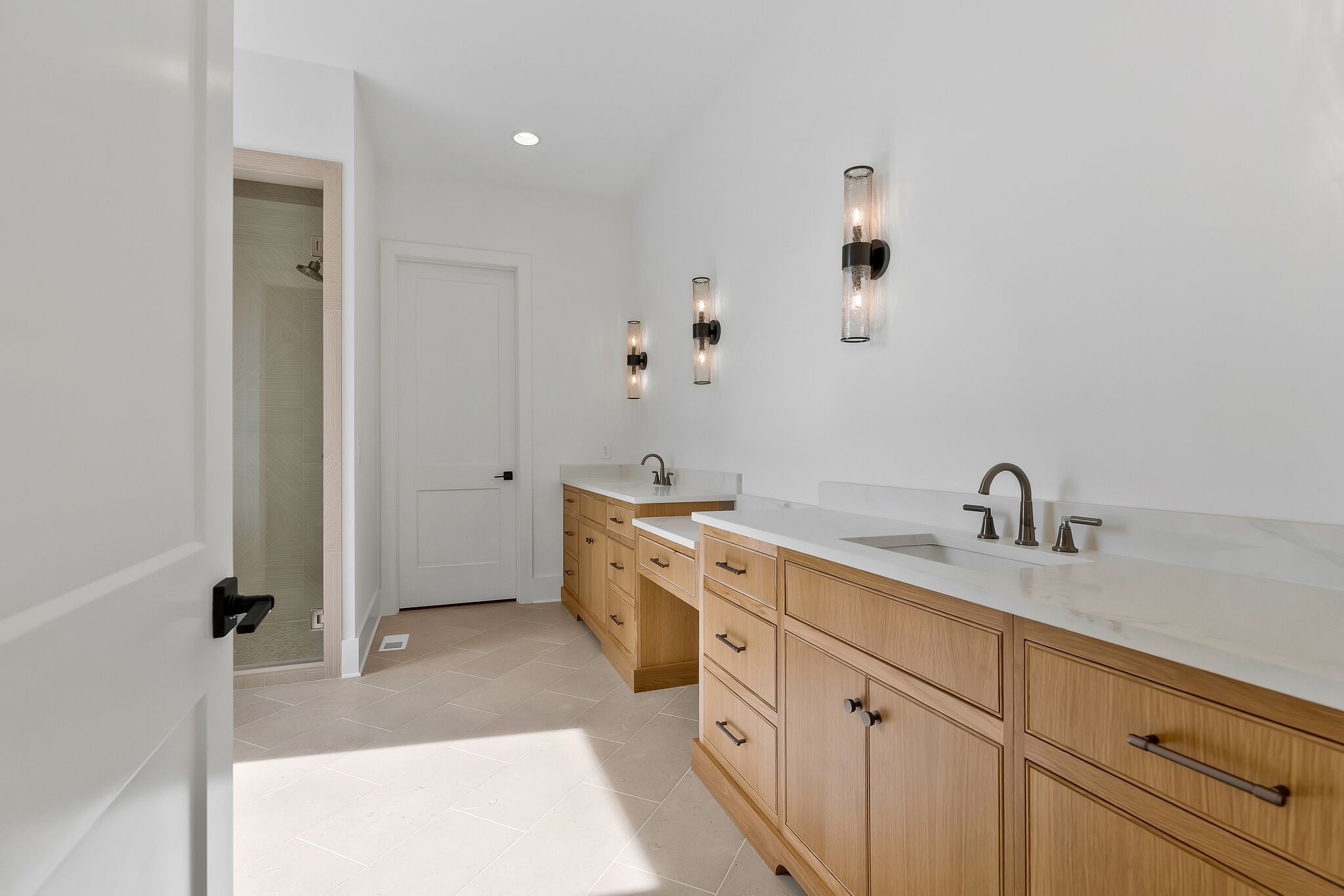 4040 Outer Drive