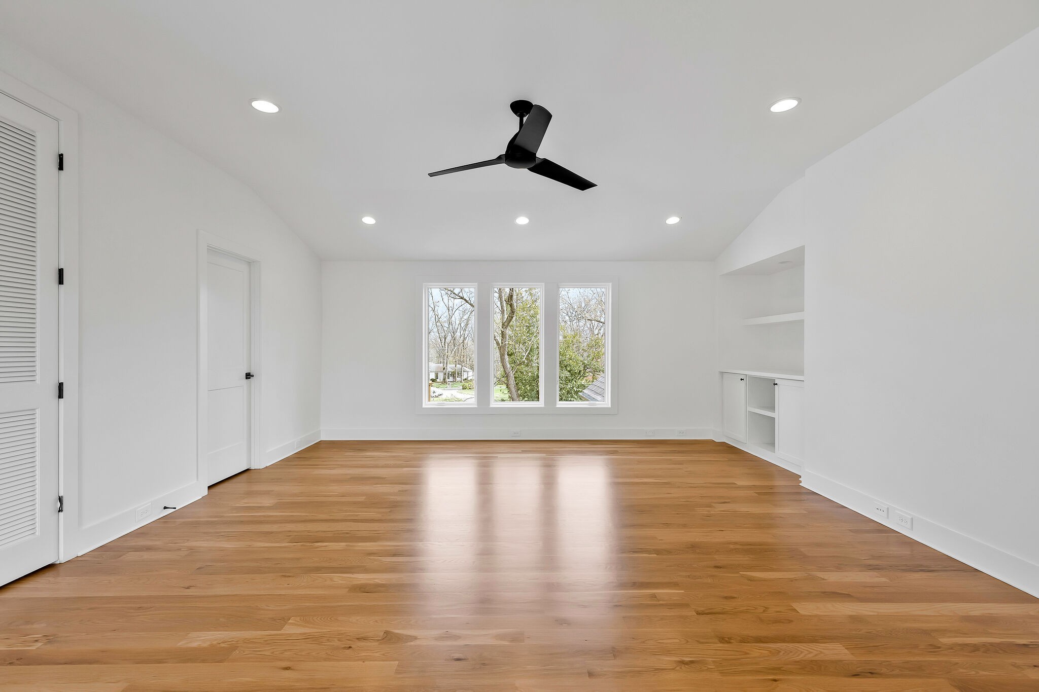 4040 Outer Drive