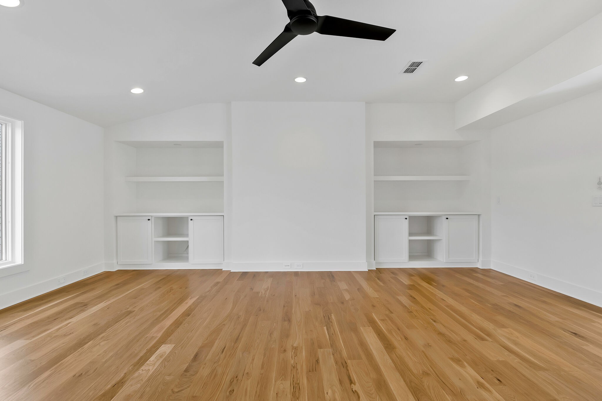 4040 Outer Drive