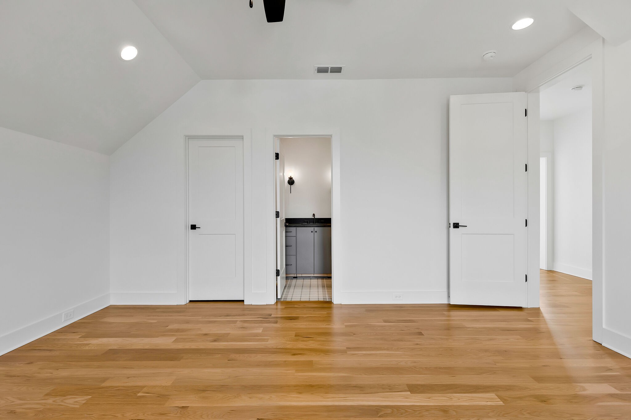 4040 Outer Drive