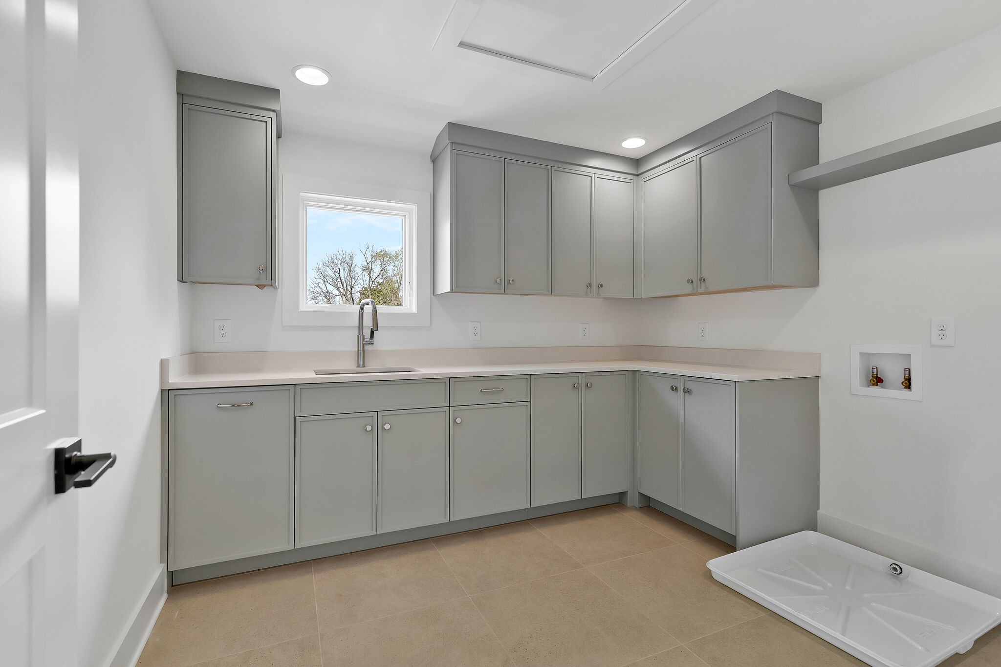 4040 Outer Drive
