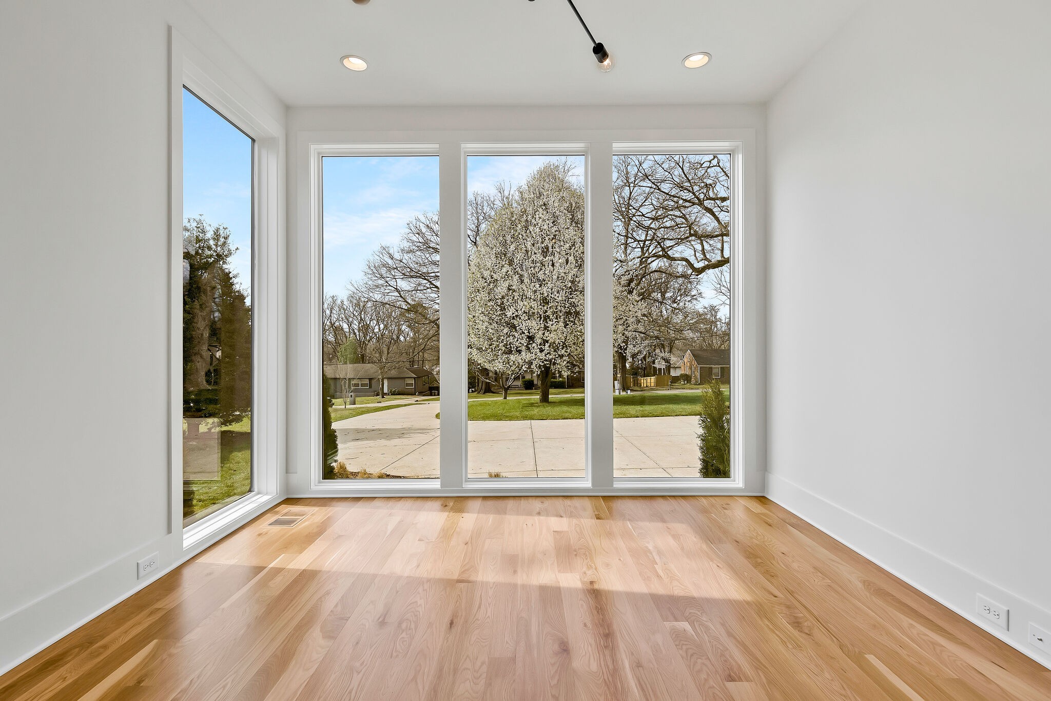 4040 Outer Drive