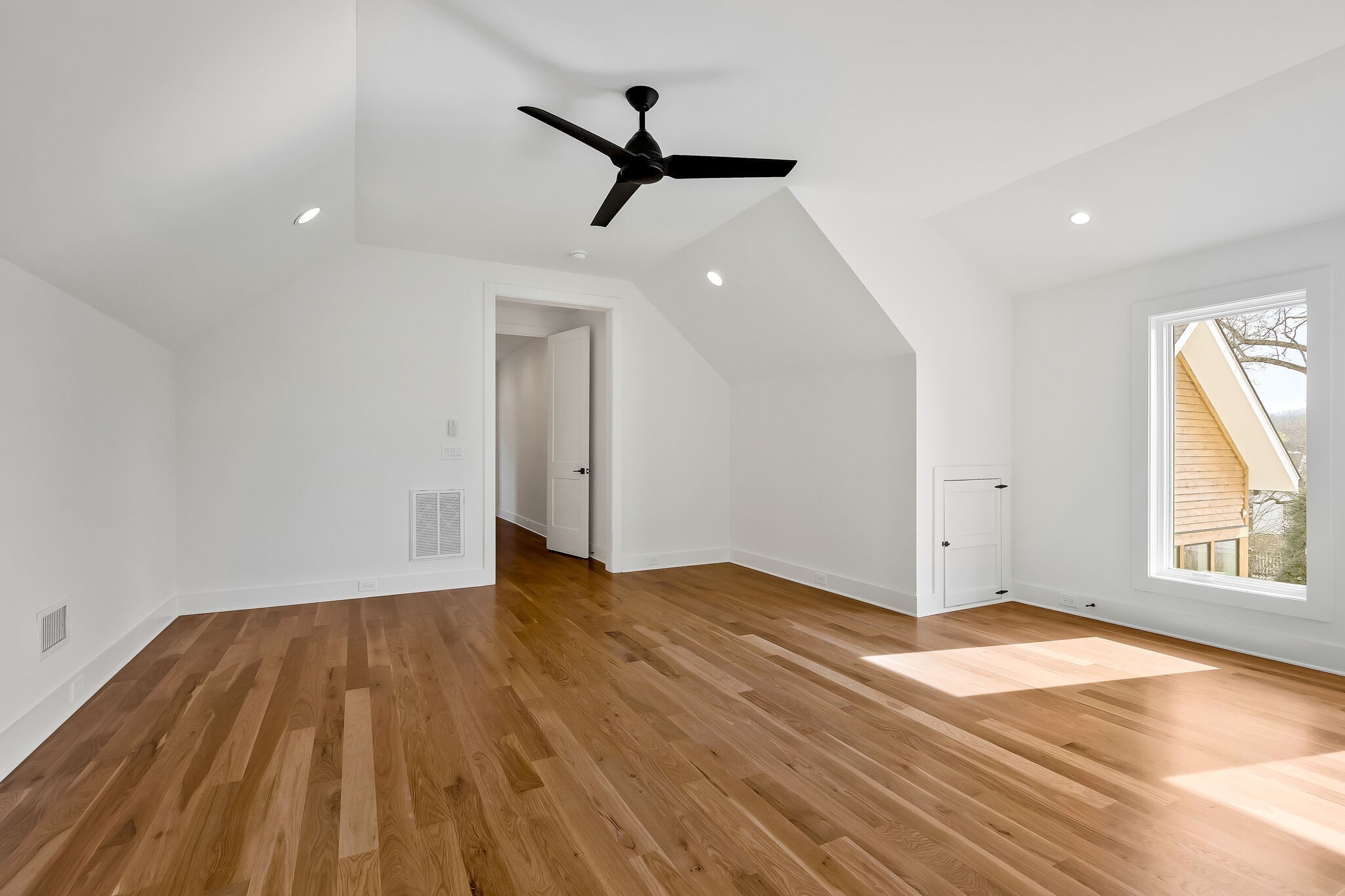 4040 Outer Drive
