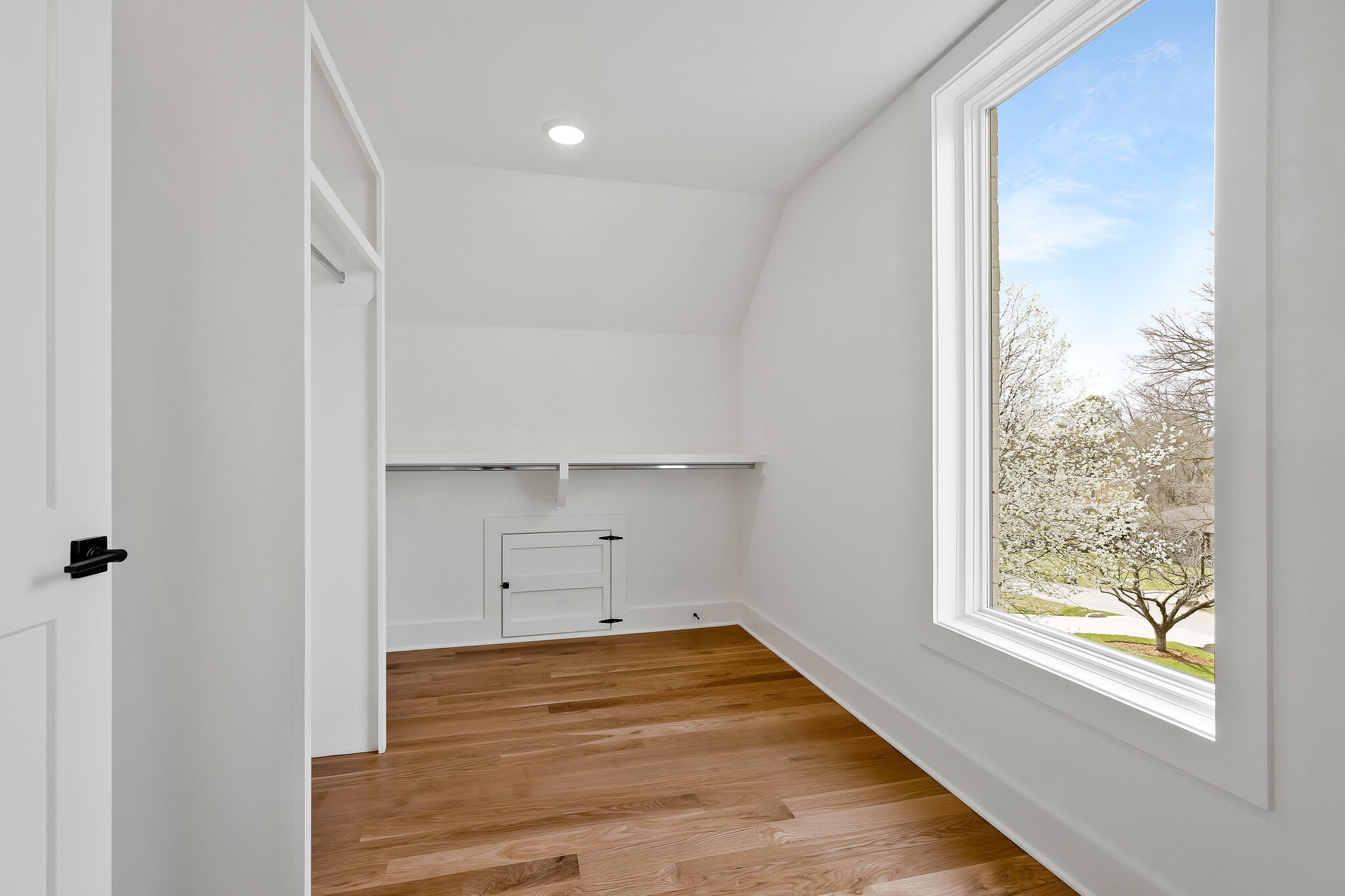 4040 Outer Drive