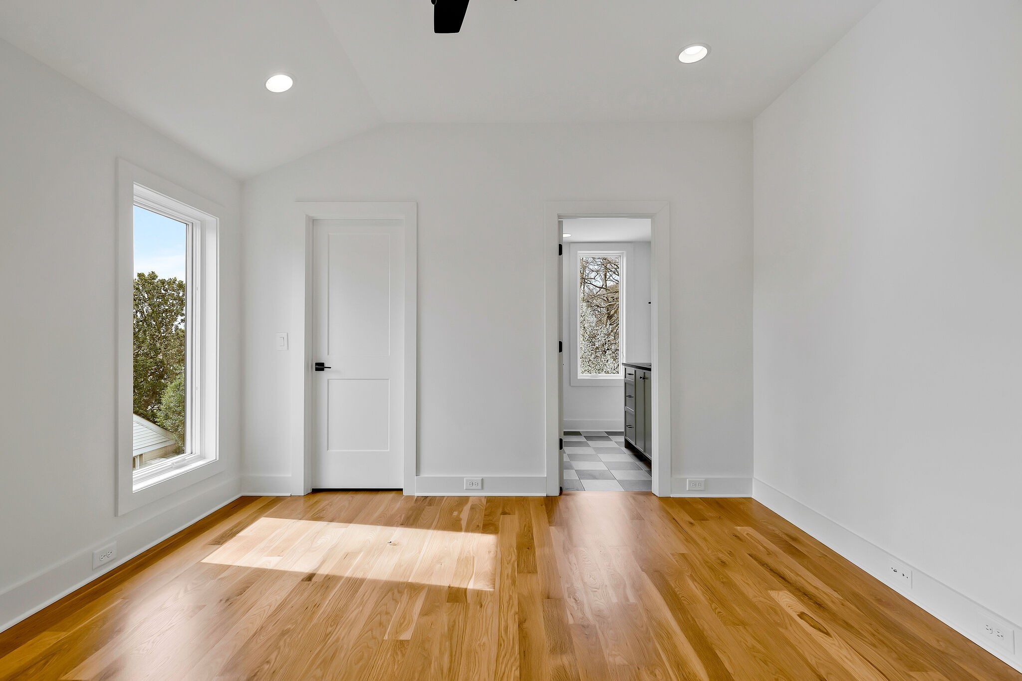 4040 Outer Drive