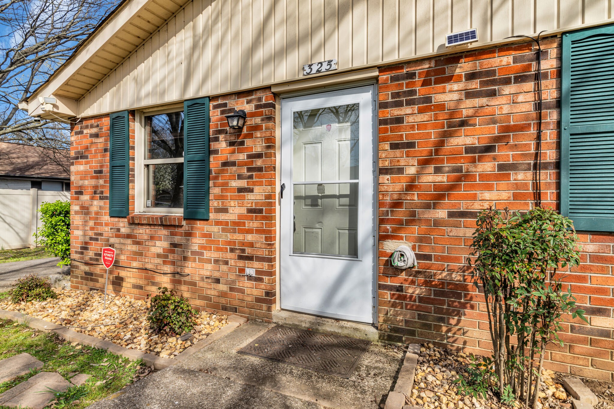325 McArthur Dr