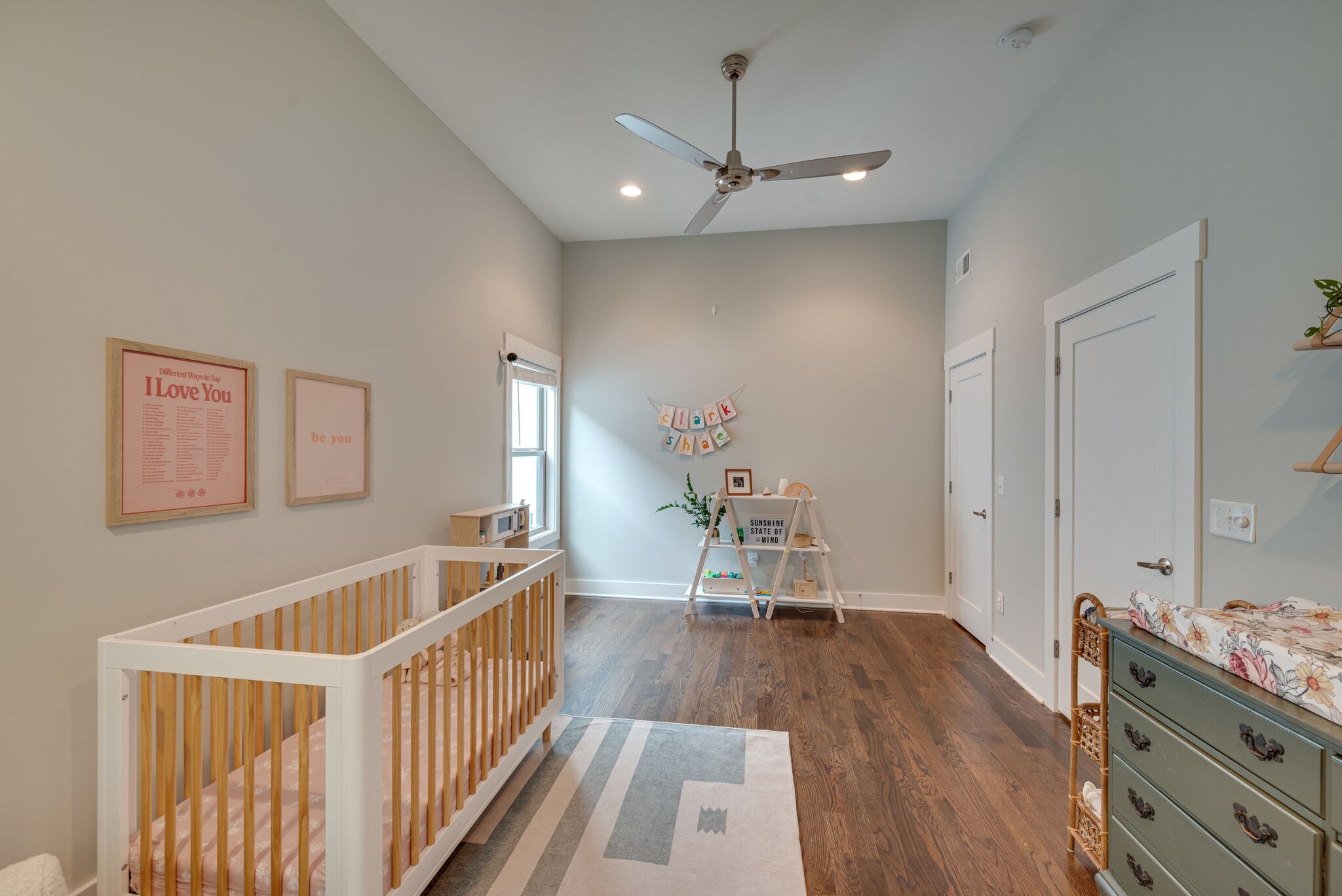 306A Queen Ave