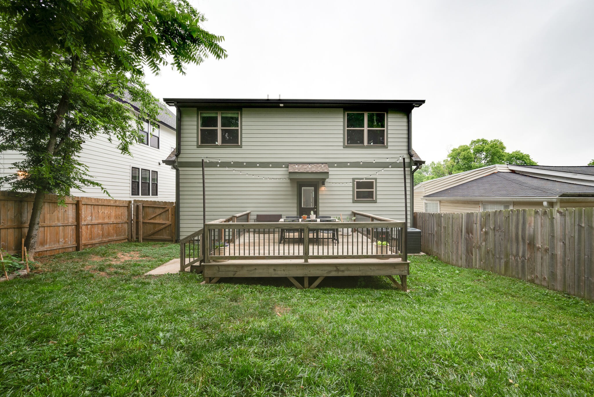 306A Queen Ave
