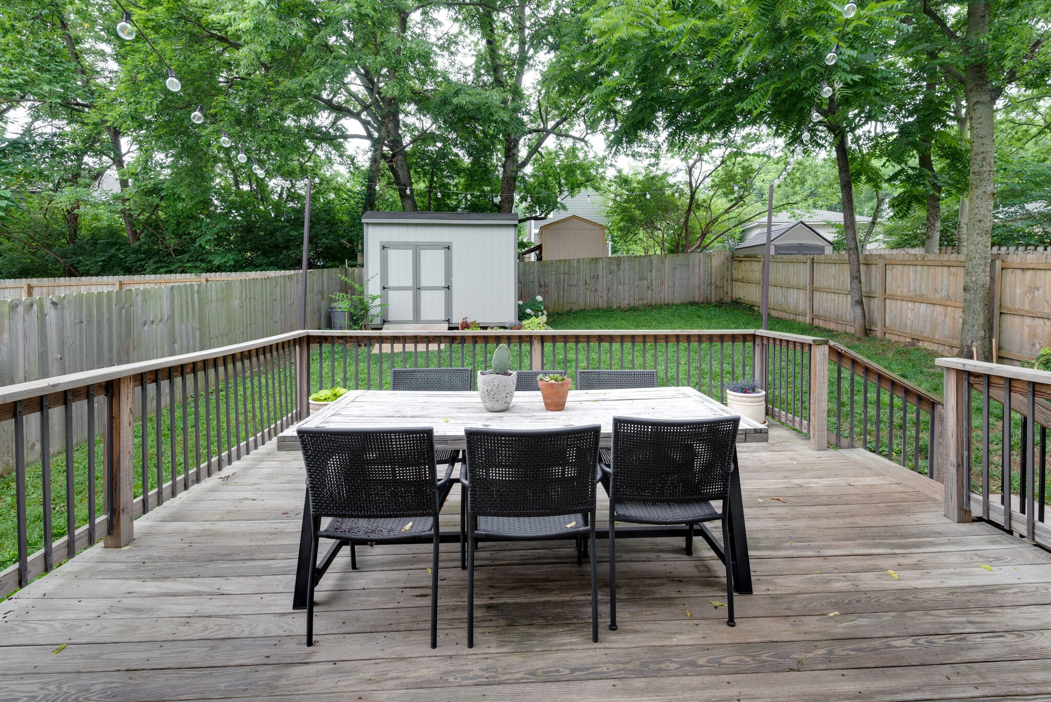 306A Queen Ave