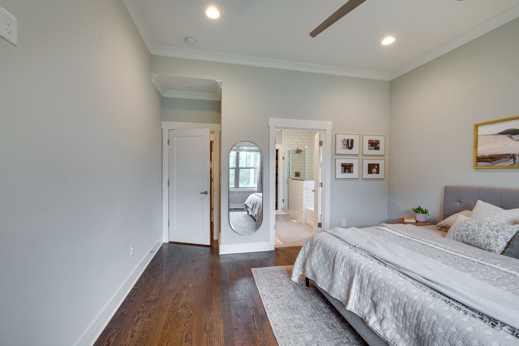 306A Queen Ave