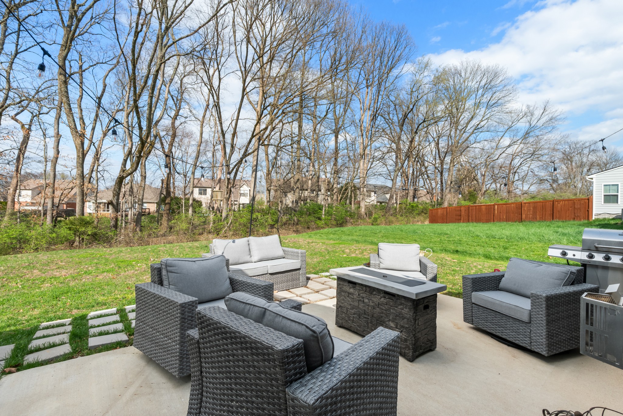 528 Red Hill Ct