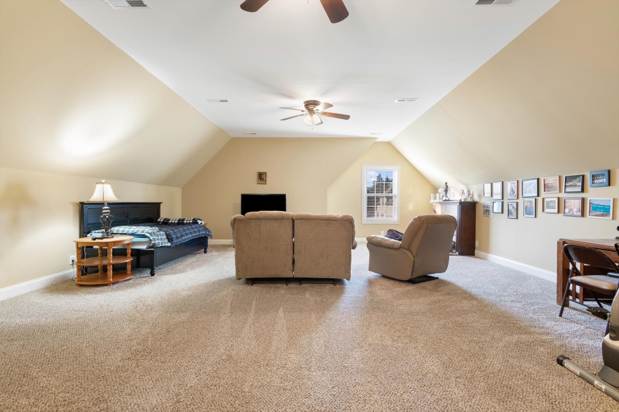 1402 Rhonda Dr