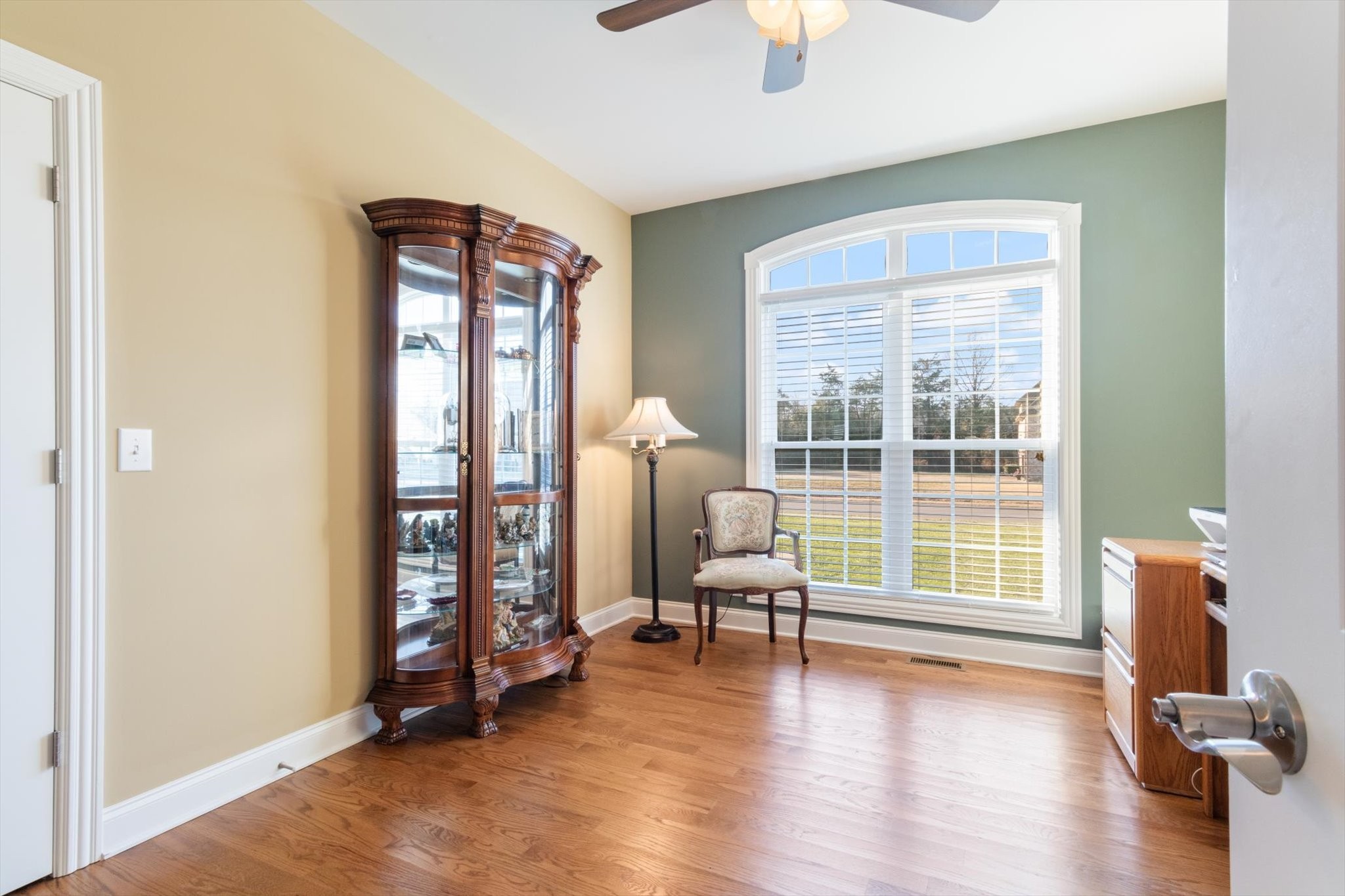 1402 Rhonda Dr