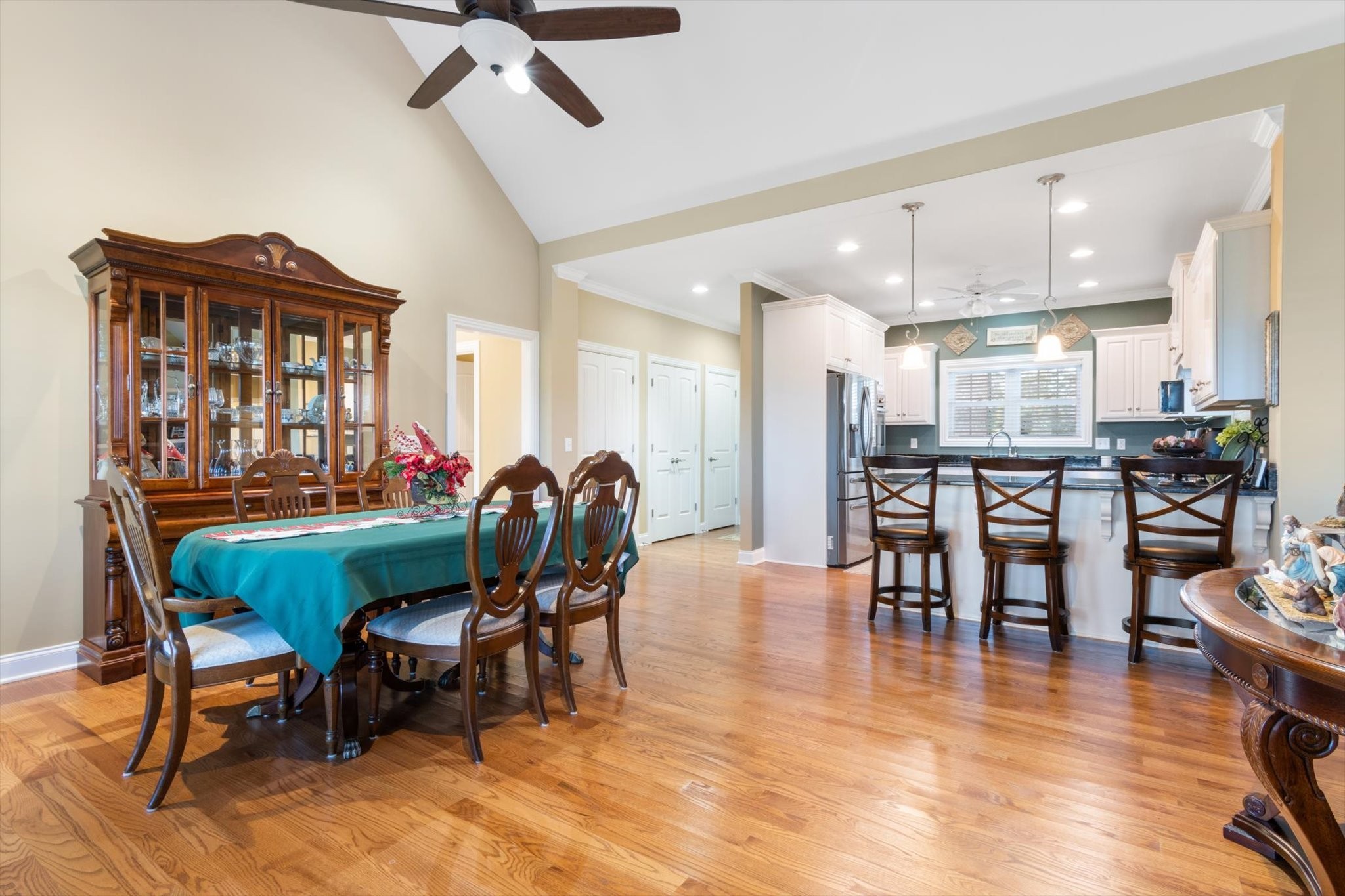1402 Rhonda Dr