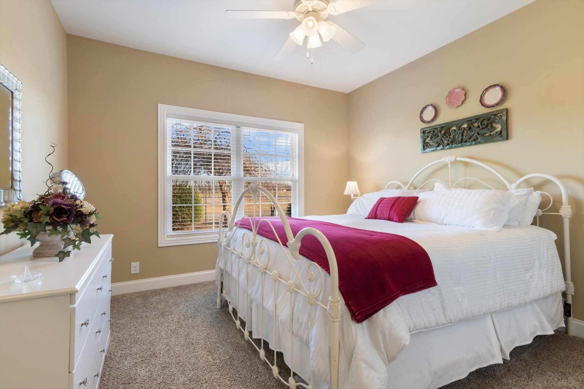 1402 Rhonda Dr