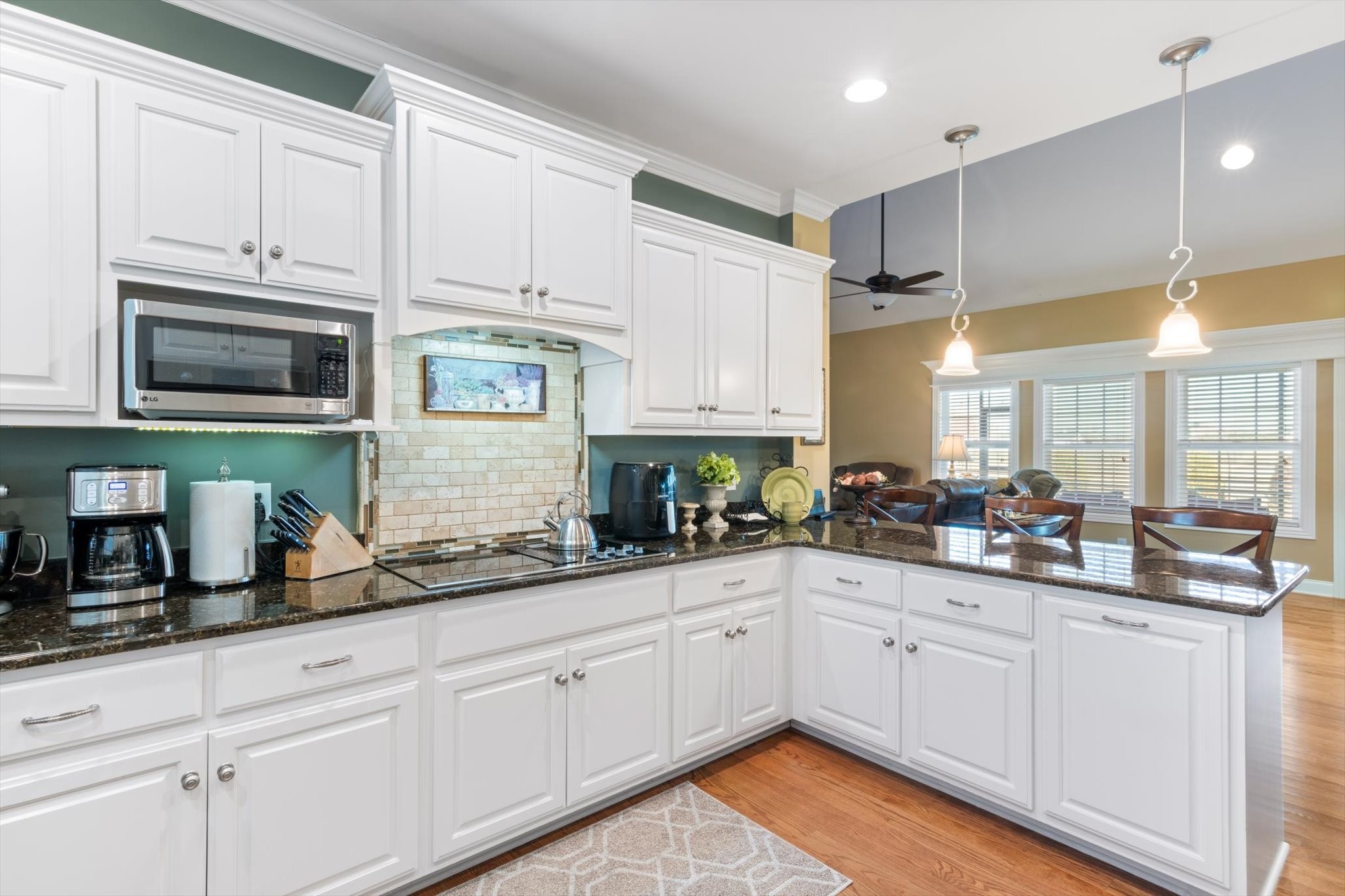 1402 Rhonda Dr
