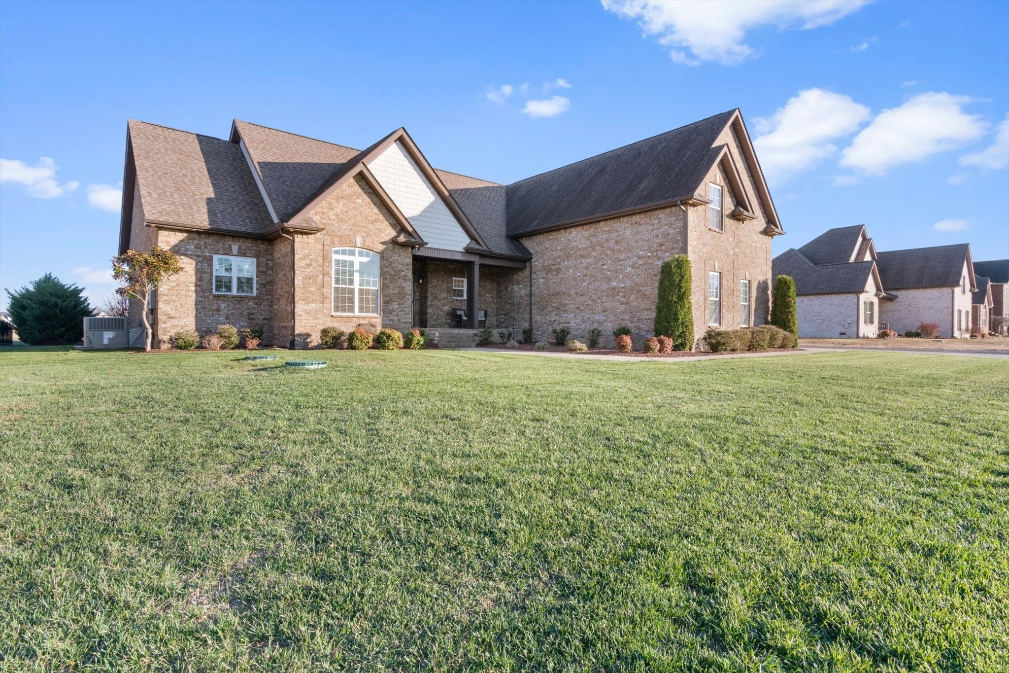 1402 Rhonda Dr