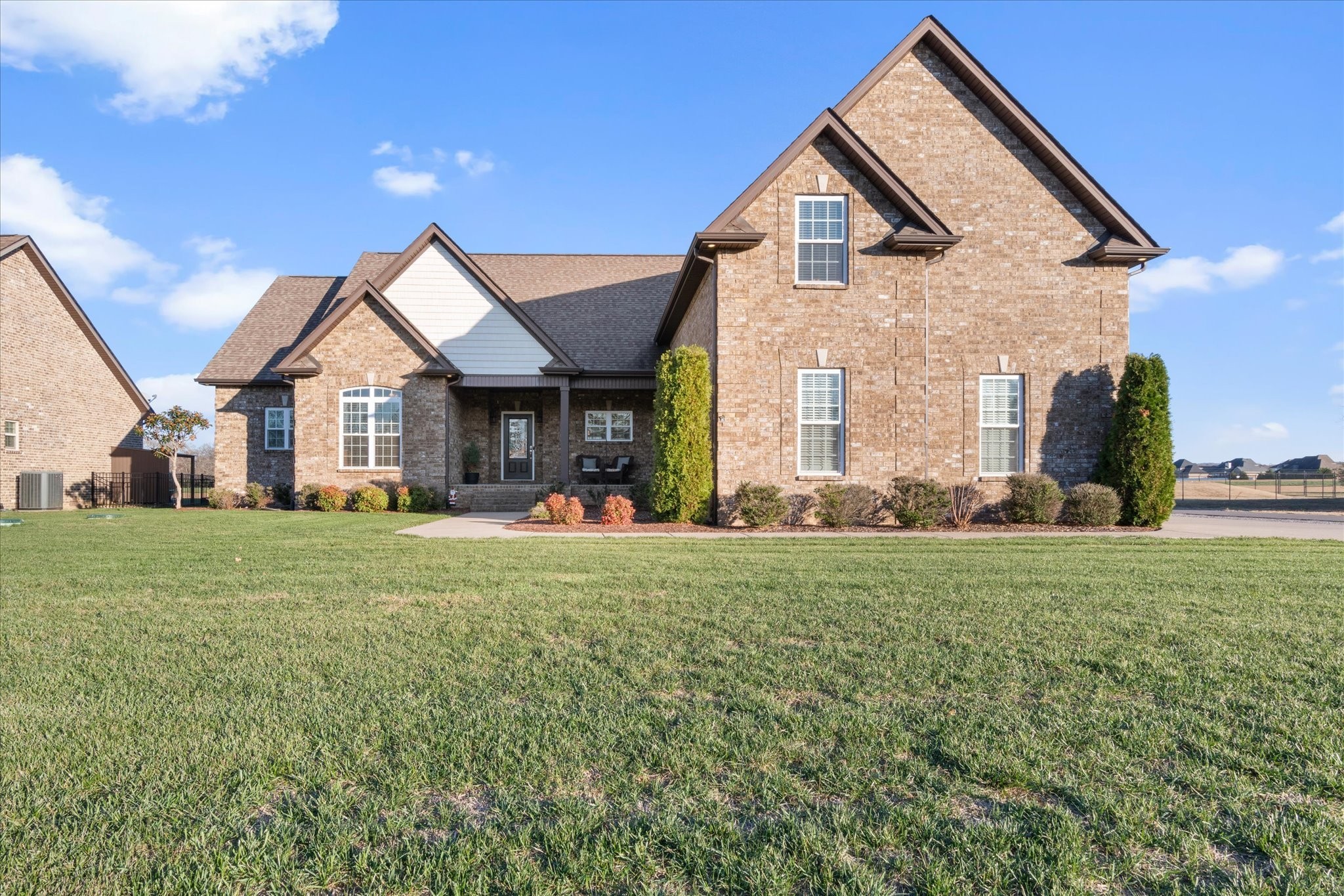 1402 Rhonda Dr