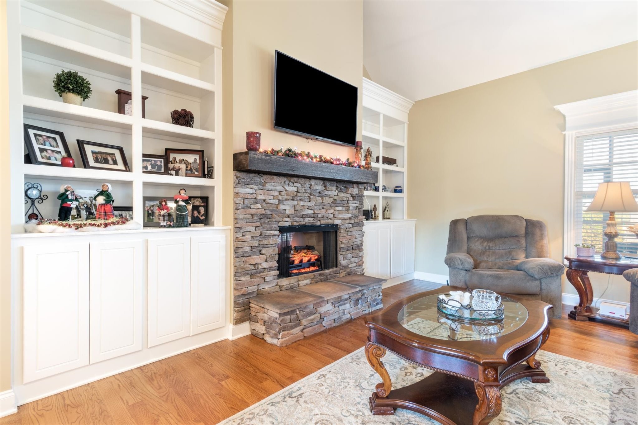 1402 Rhonda Dr